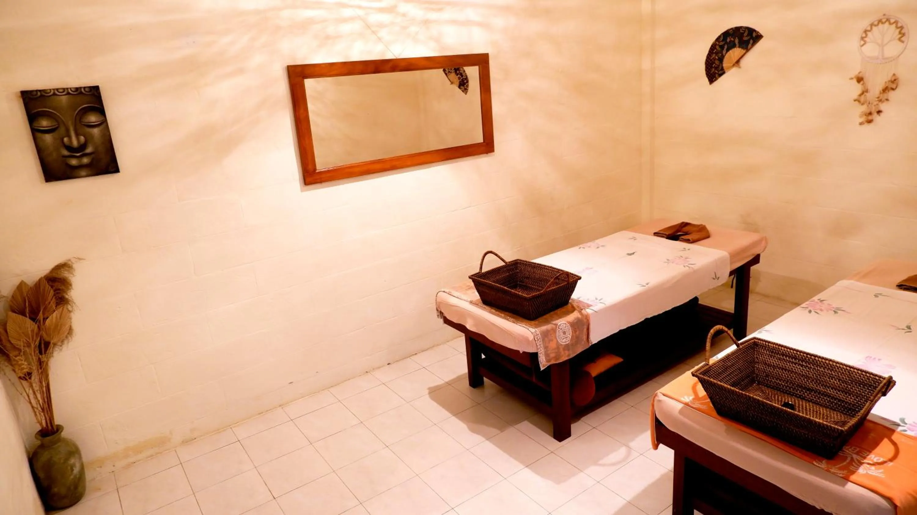 Massage in Bruga Villas Restaurant and Spa