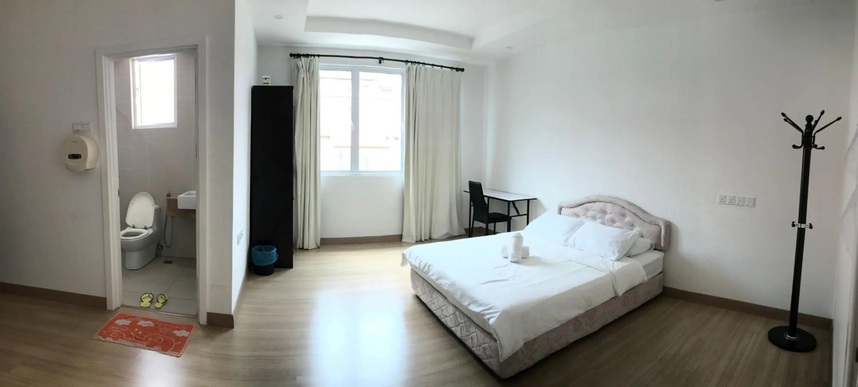 Photo of the whole room, Bed in Island Hostel Bayan Lepas Airport