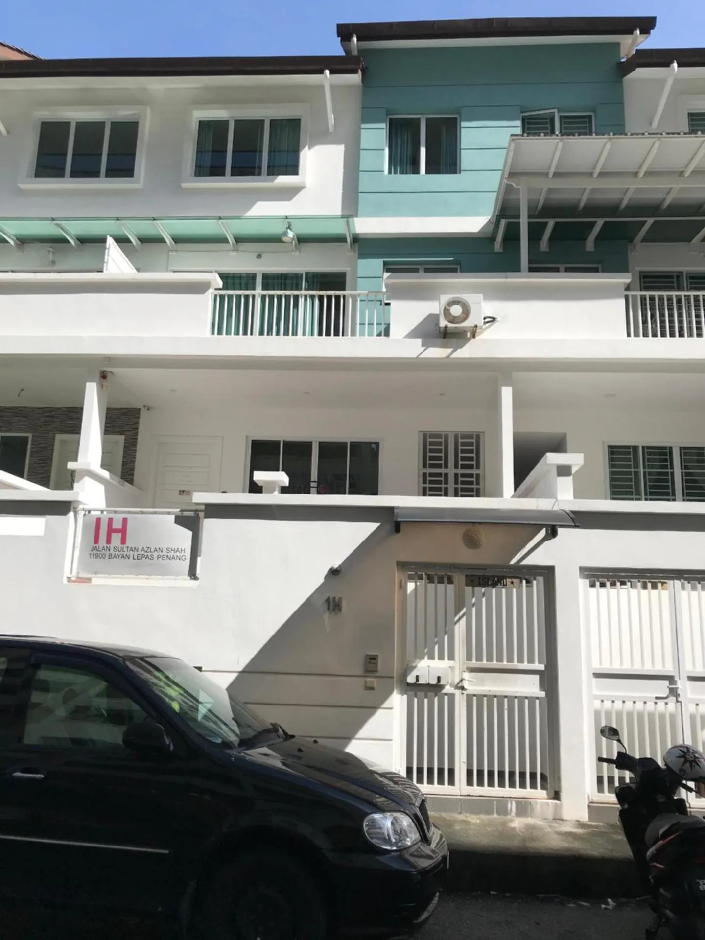 Facade/entrance in Island Hostel Bayan Lepas Airport