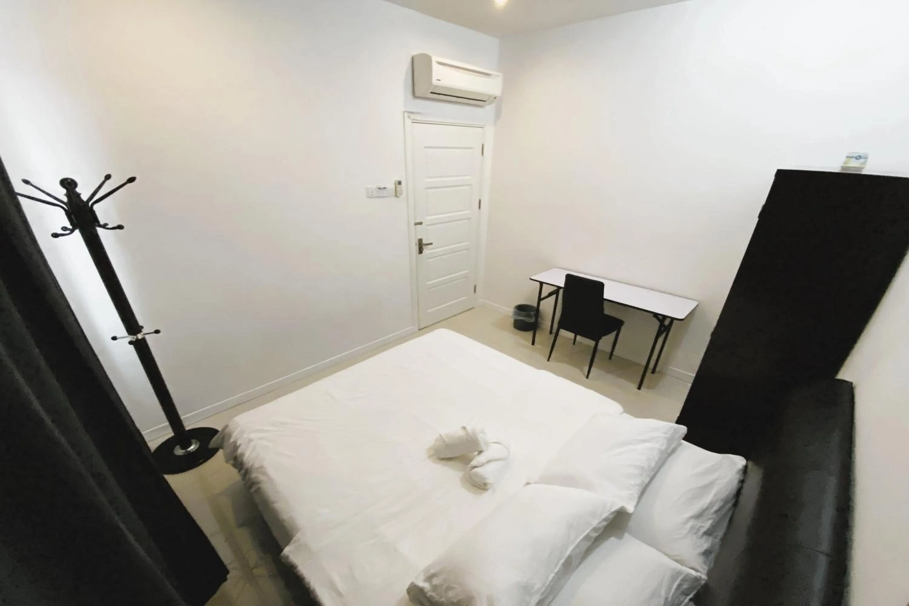 Bedroom, Bed in Island Hostel Bayan Lepas Airport