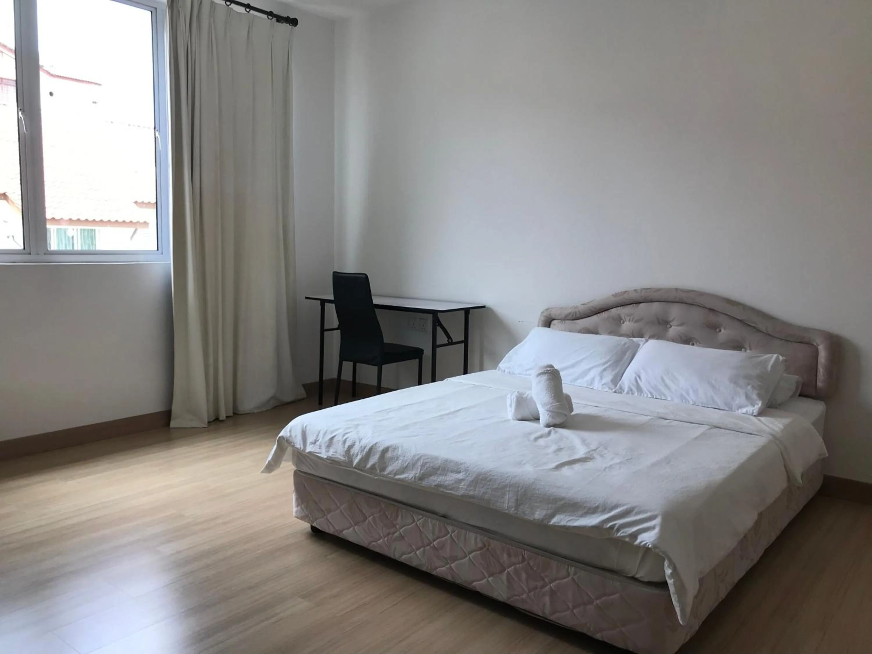 Photo of the whole room, Bed in Island Hostel Bayan Lepas Airport