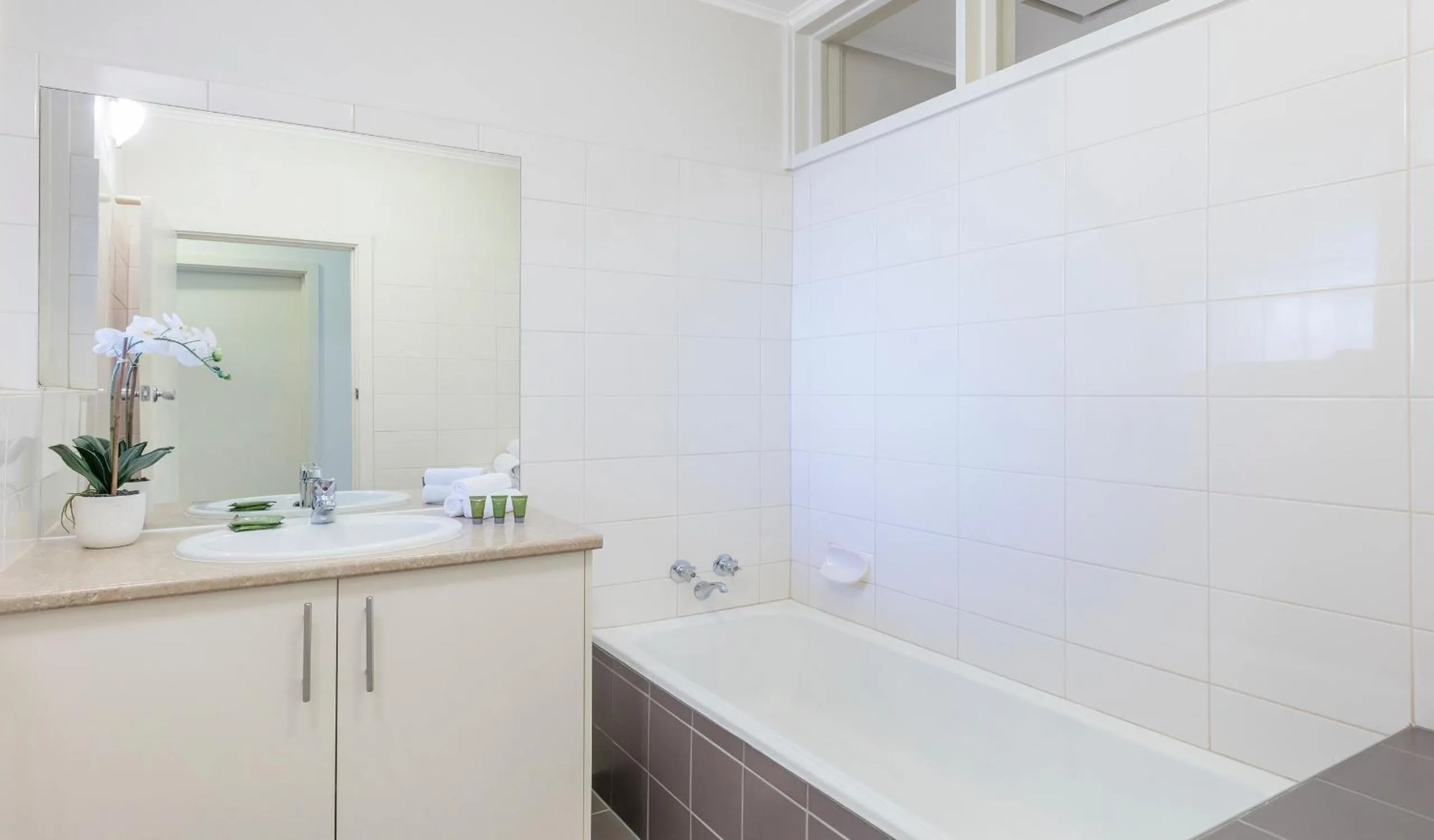 Toilet in Dorset Gardens Hotel