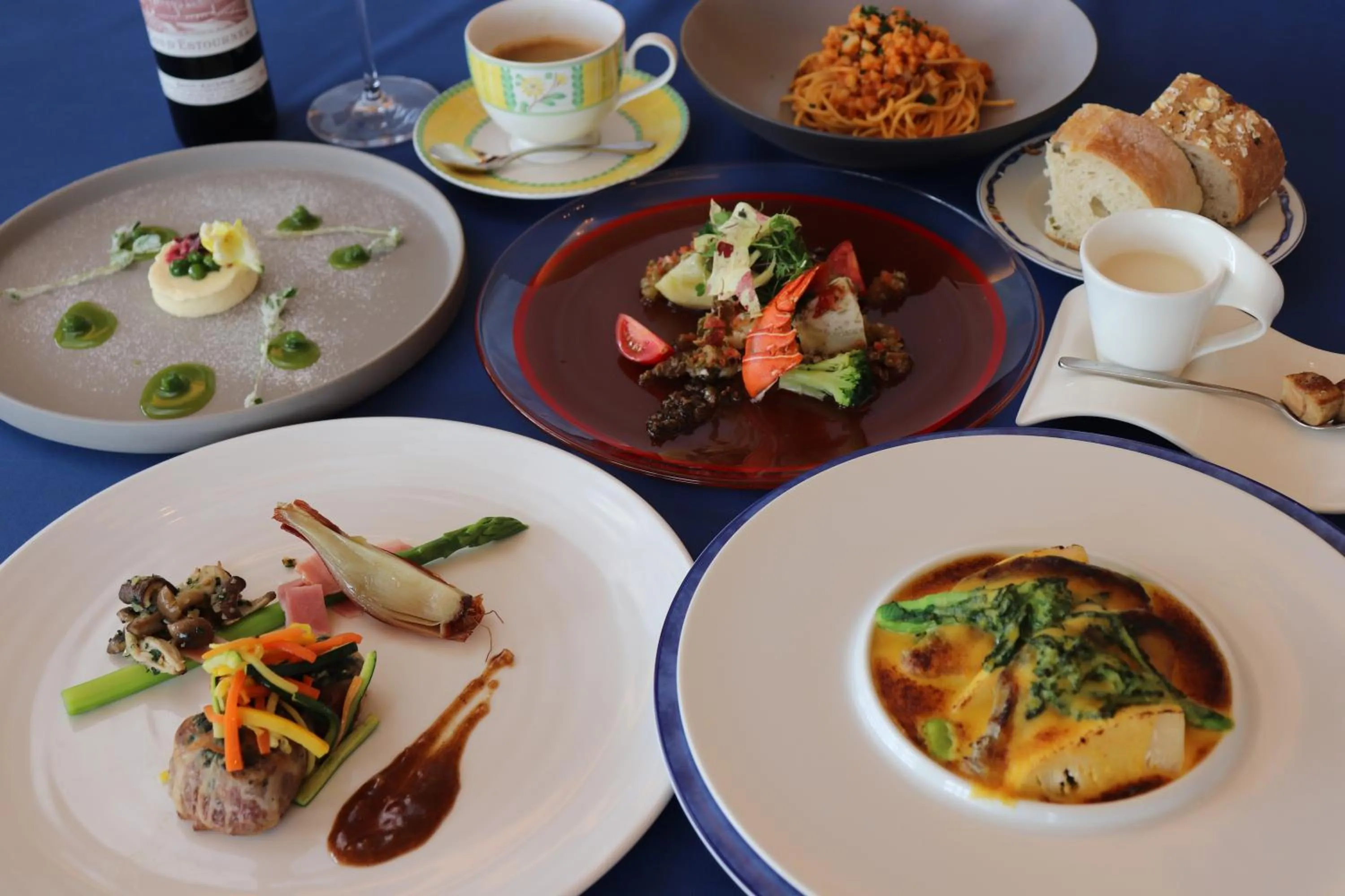 Restaurant/places to eat in L'Hotel de Hiei