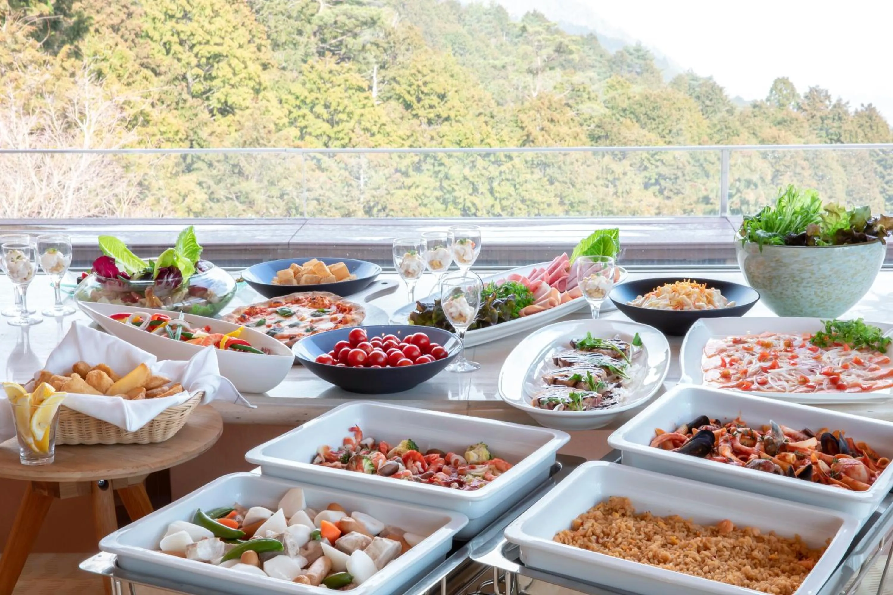 Restaurant/places to eat in L'Hotel de Hiei