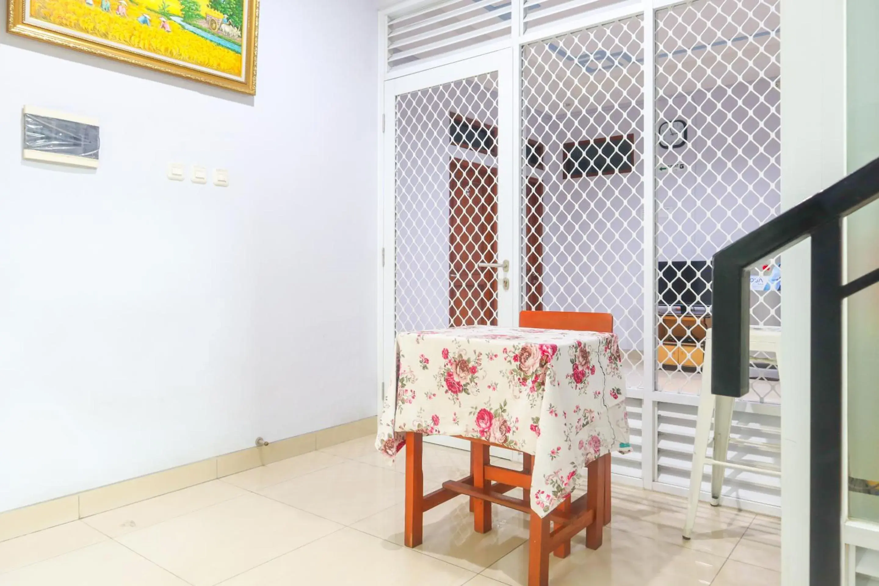 Lobby or reception in KoolKost Syariah @ Duri Kosambi Lobby or reception in KoolKost Syariah @ Duri Kosambi