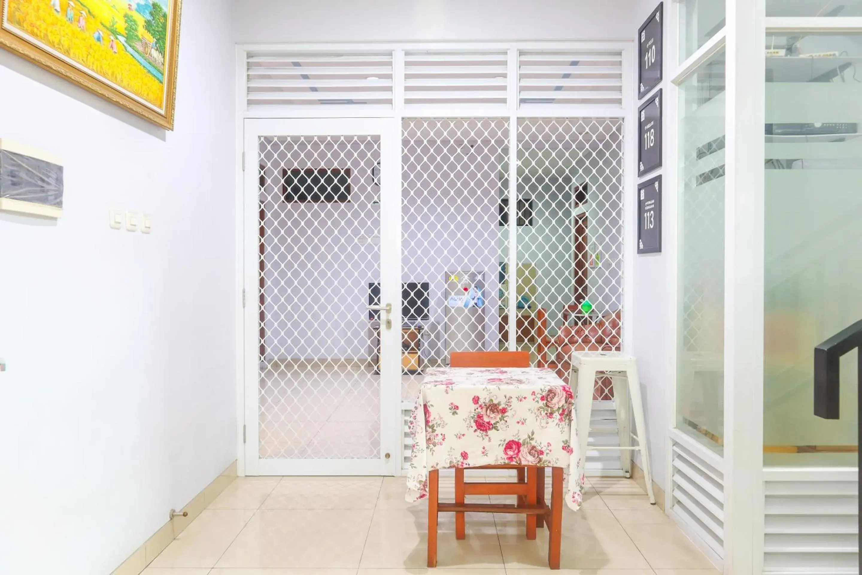 Lobby or reception in KoolKost Syariah @ Duri Kosambi Lobby or reception in KoolKost Syariah @ Duri Kosambi