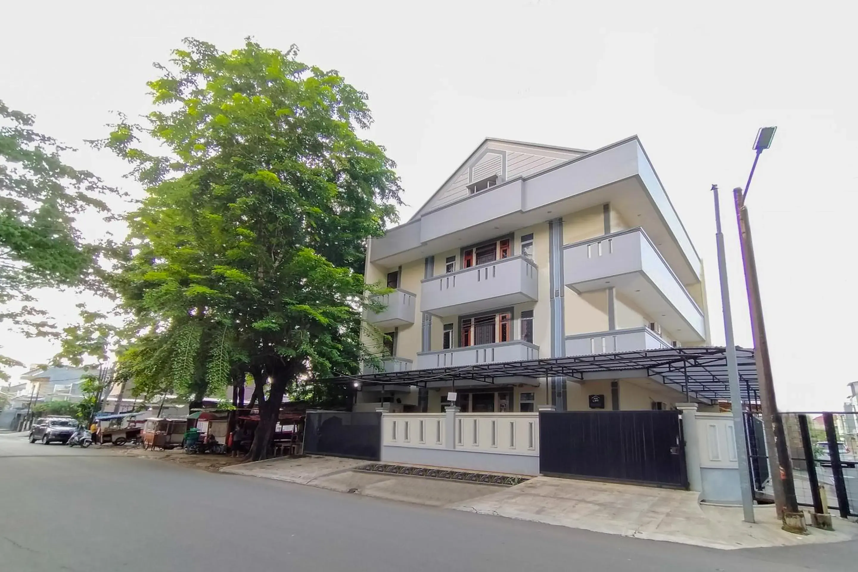 Facade/entrance in KoolKost Syariah @ Duri Kosambi Facade/entrance in KoolKost Syariah @ Duri Kosambi