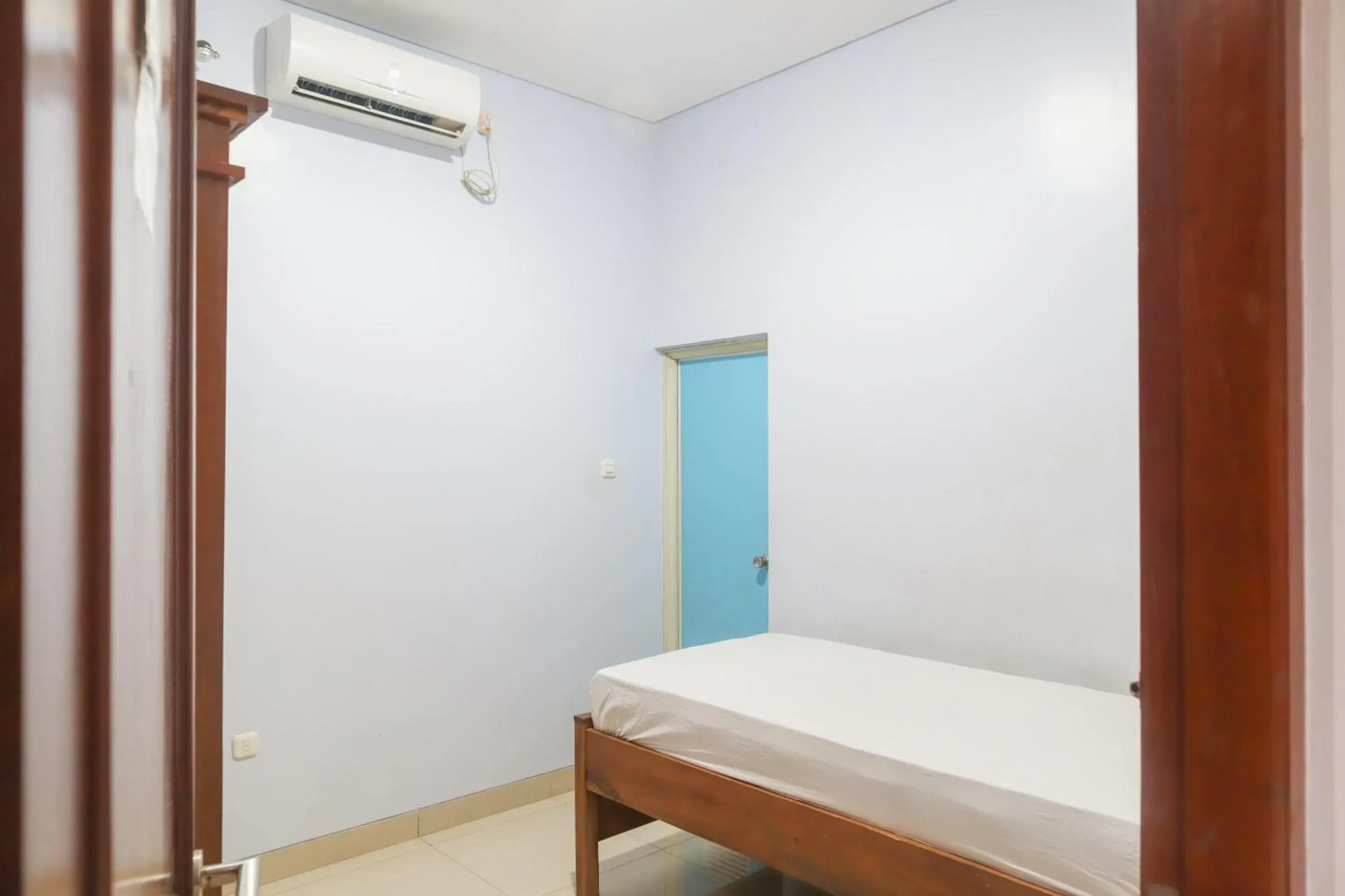 Bedroom in KoolKost Syariah @ Duri Kosambi Bedroom in KoolKost Syariah @ Duri Kosambi