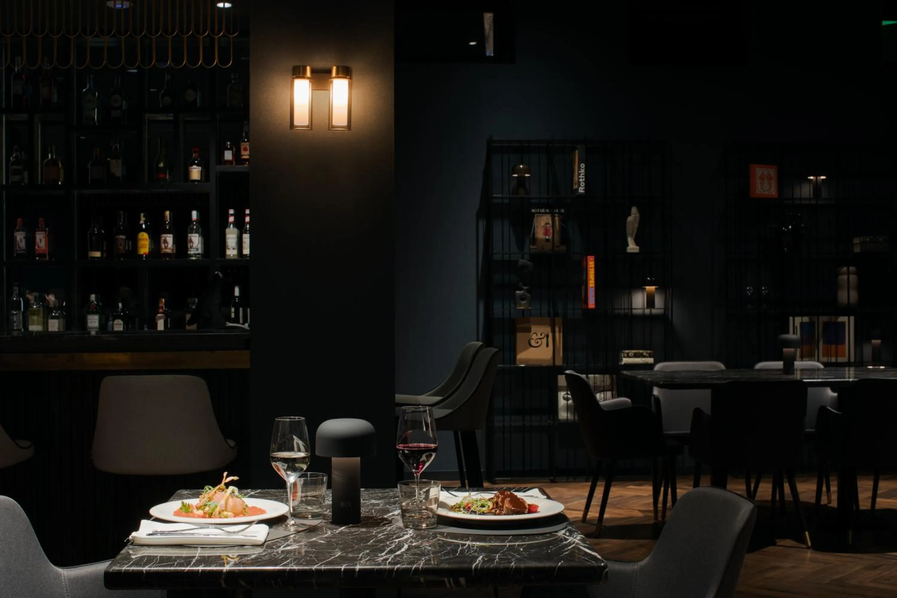 Restaurant/places to eat in Puris Moedani Boutique Hotel