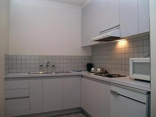 Kitchen or kitchenette in Nunawading Motor Inn