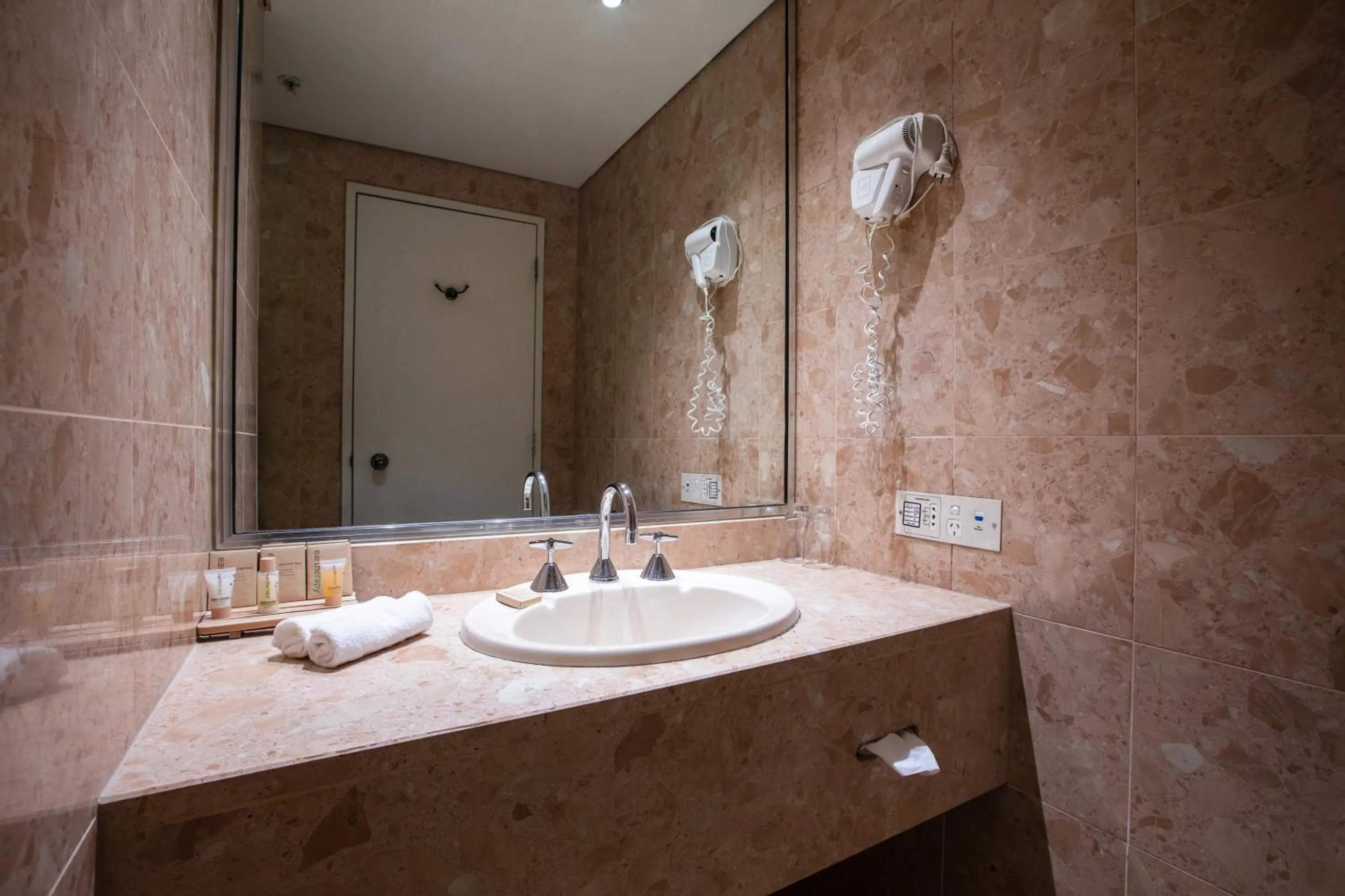 Bathroom in CitiClub Hotel Melbourne