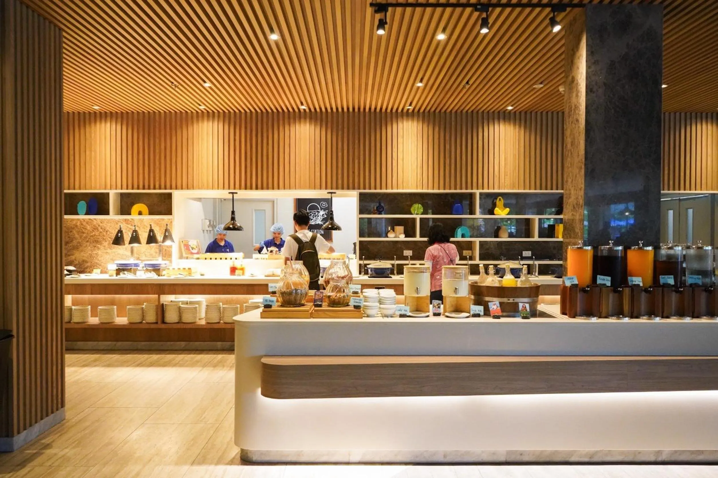 Restaurant/places to eat in OZO North Pattaya