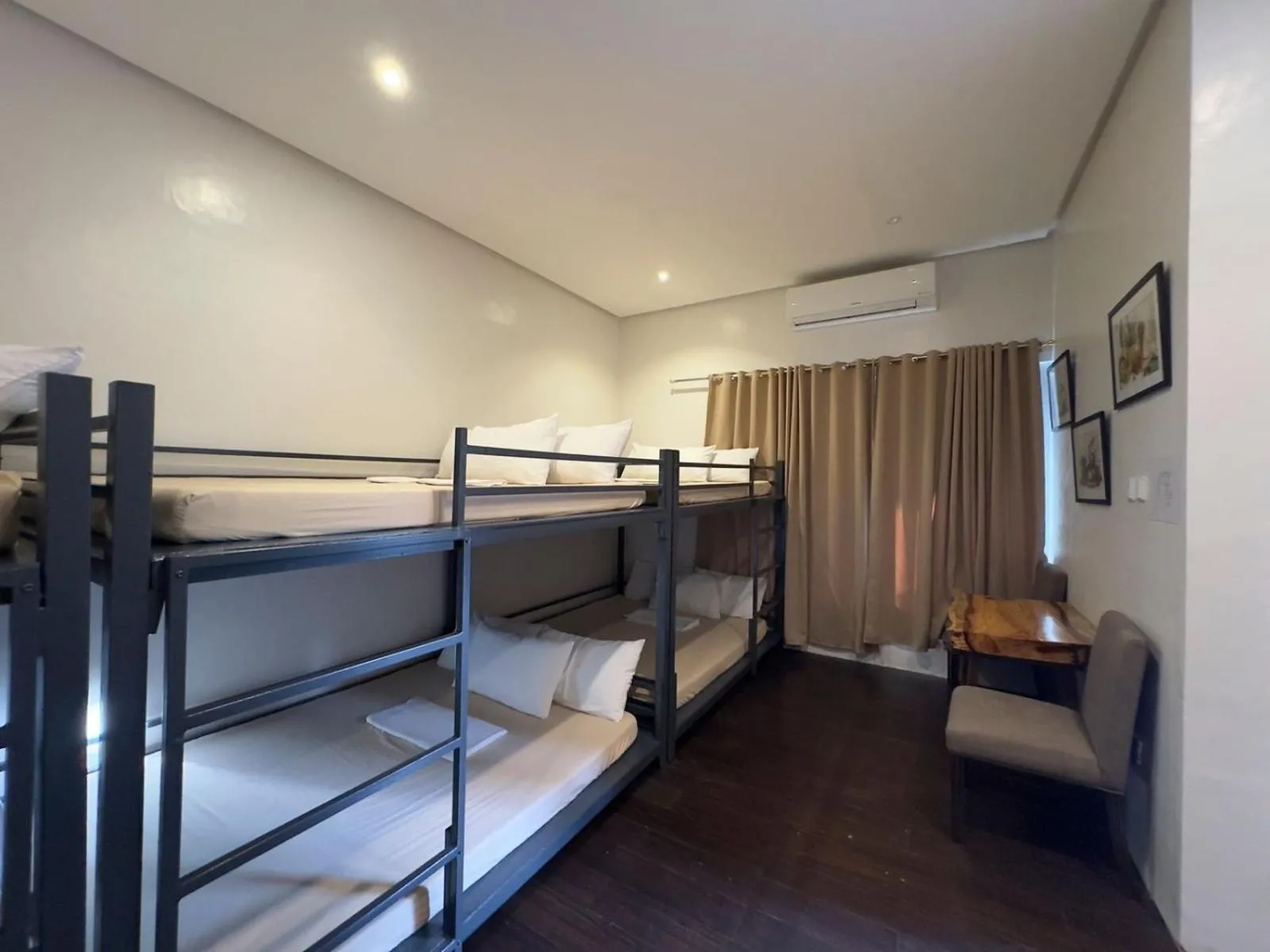 TV and multimedia, Bed in Armando's Garden Resort and Restaurant