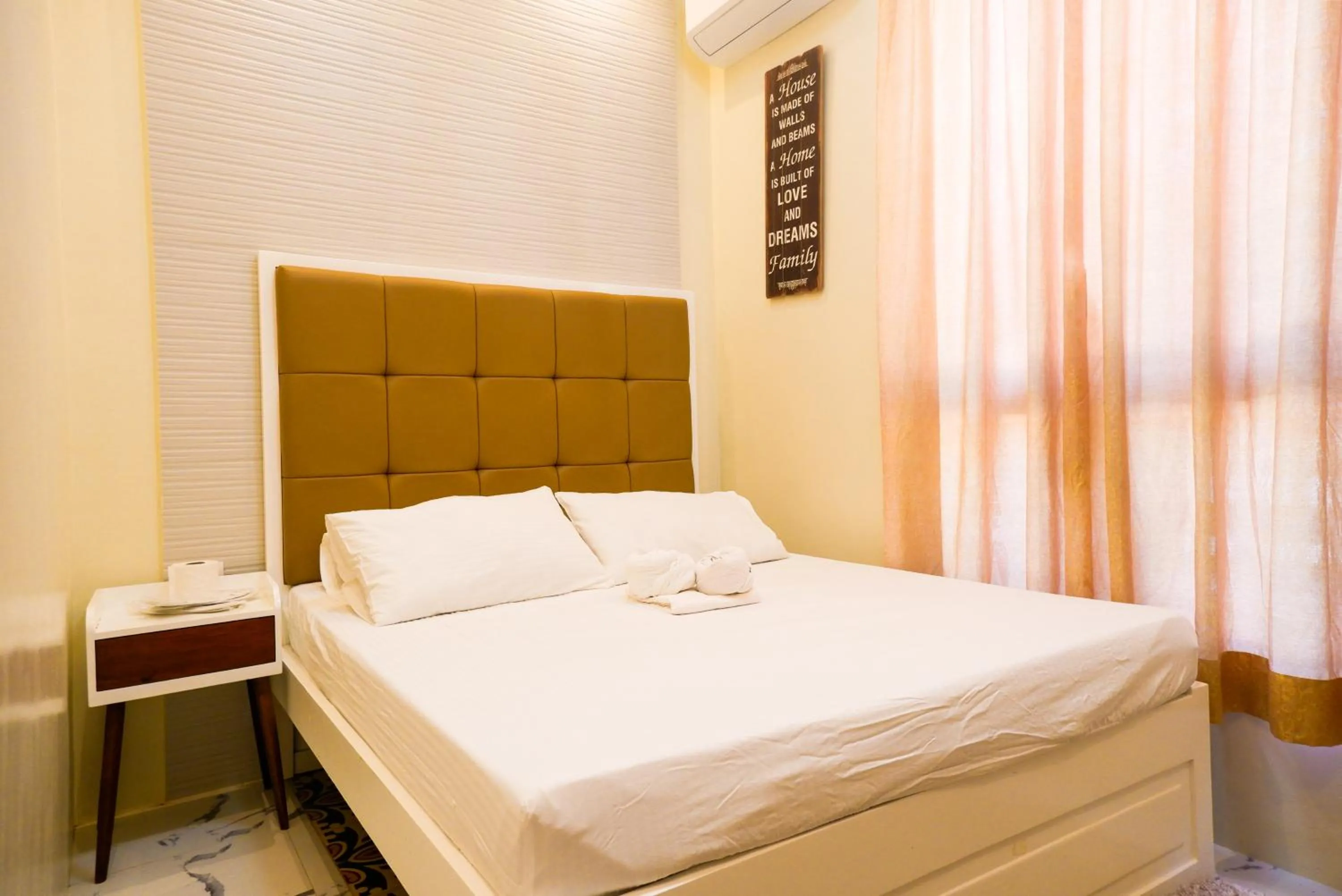 Property building, Bed in Armando's Garden Resort and Restaurant