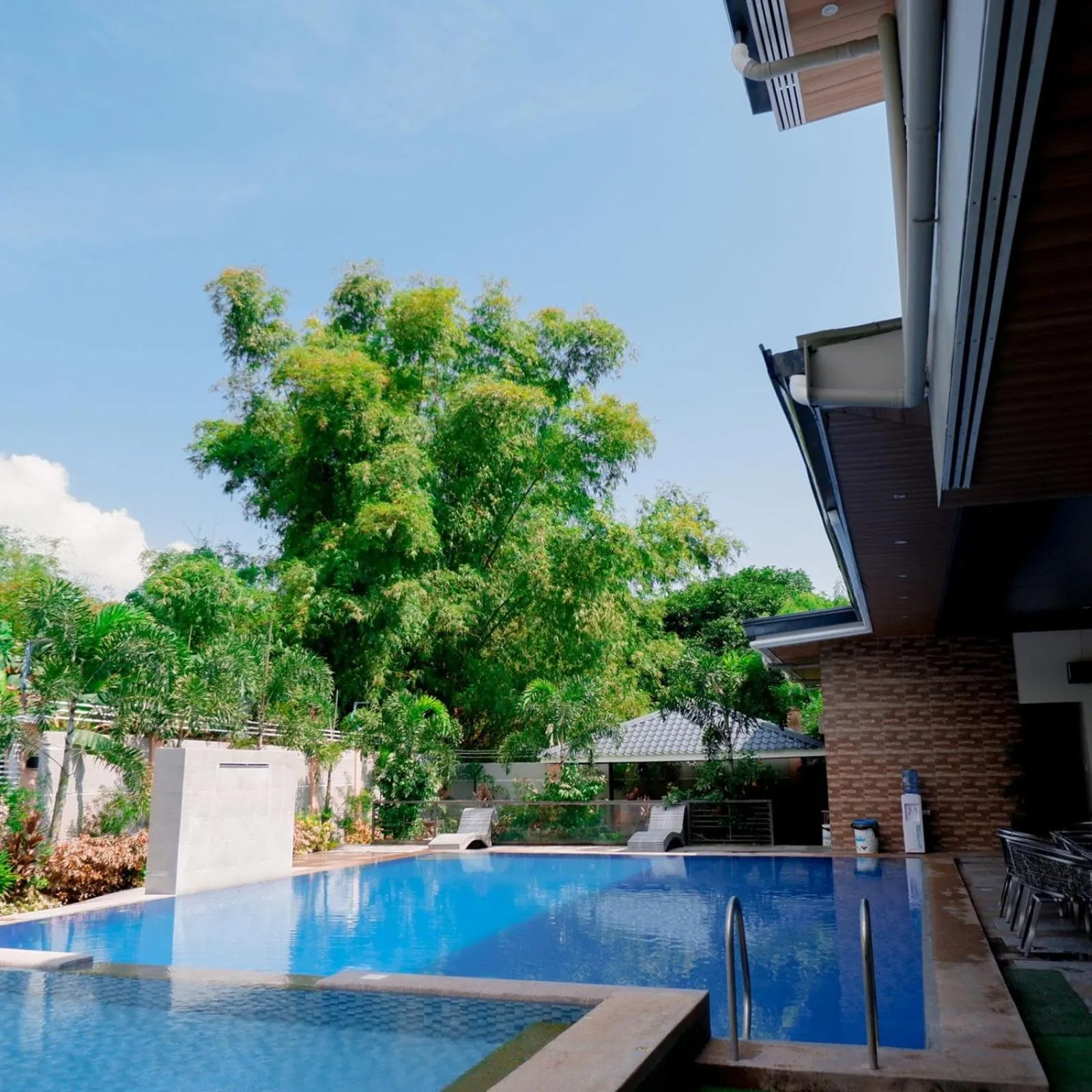 Property building in Armando's Garden Resort and Restaurant