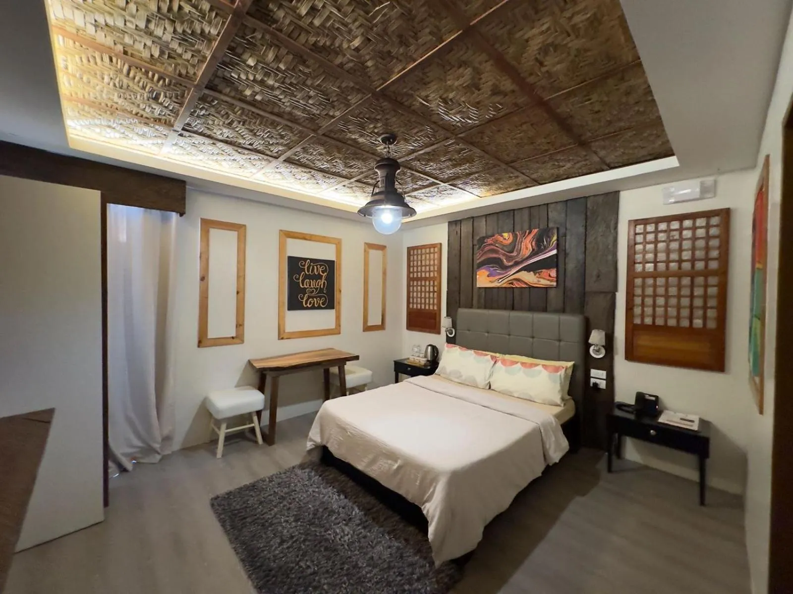 TV and multimedia, Bed in Armando's Garden Resort and Restaurant