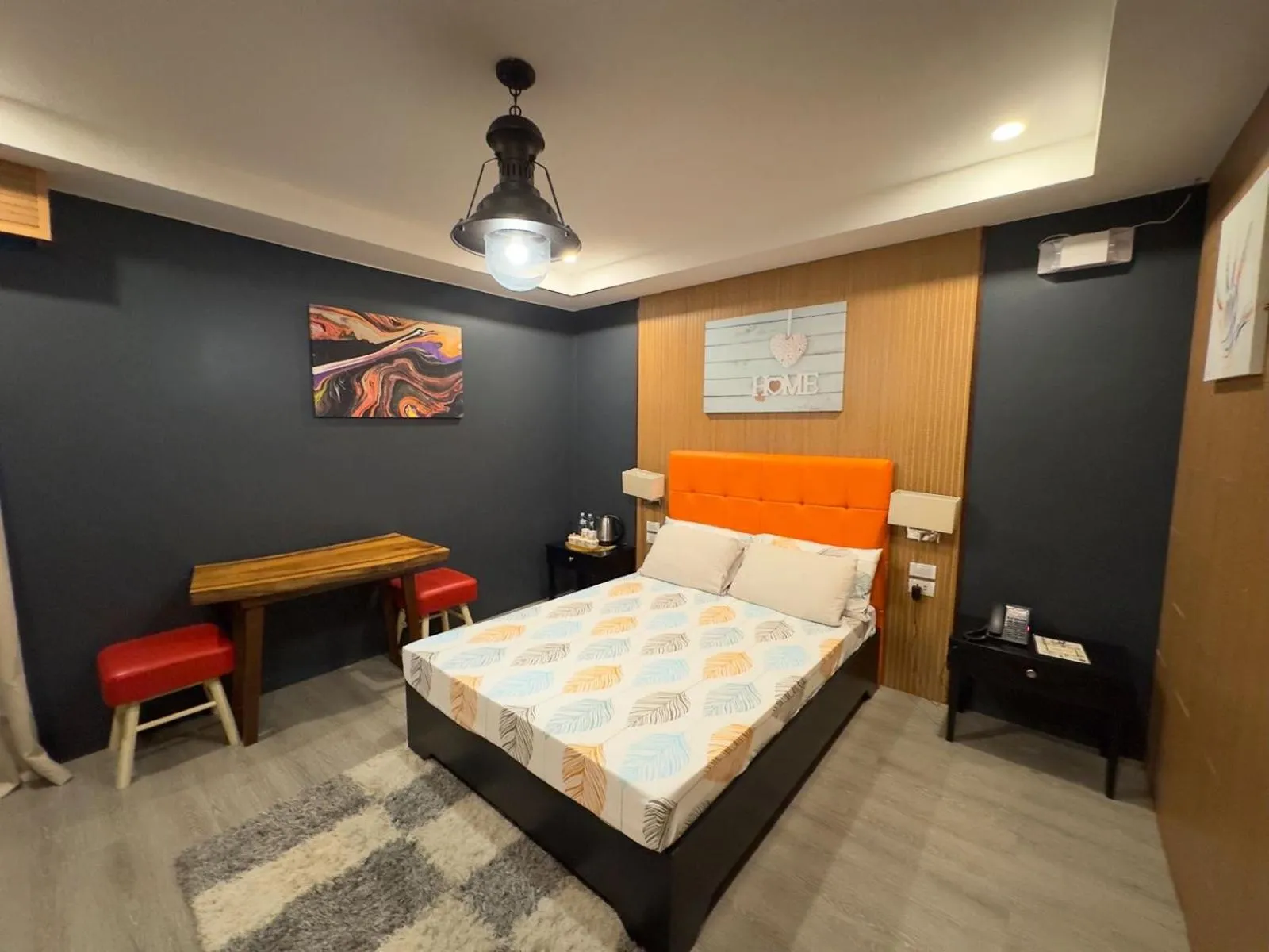 TV and multimedia, Bed in Armando's Garden Resort and Restaurant