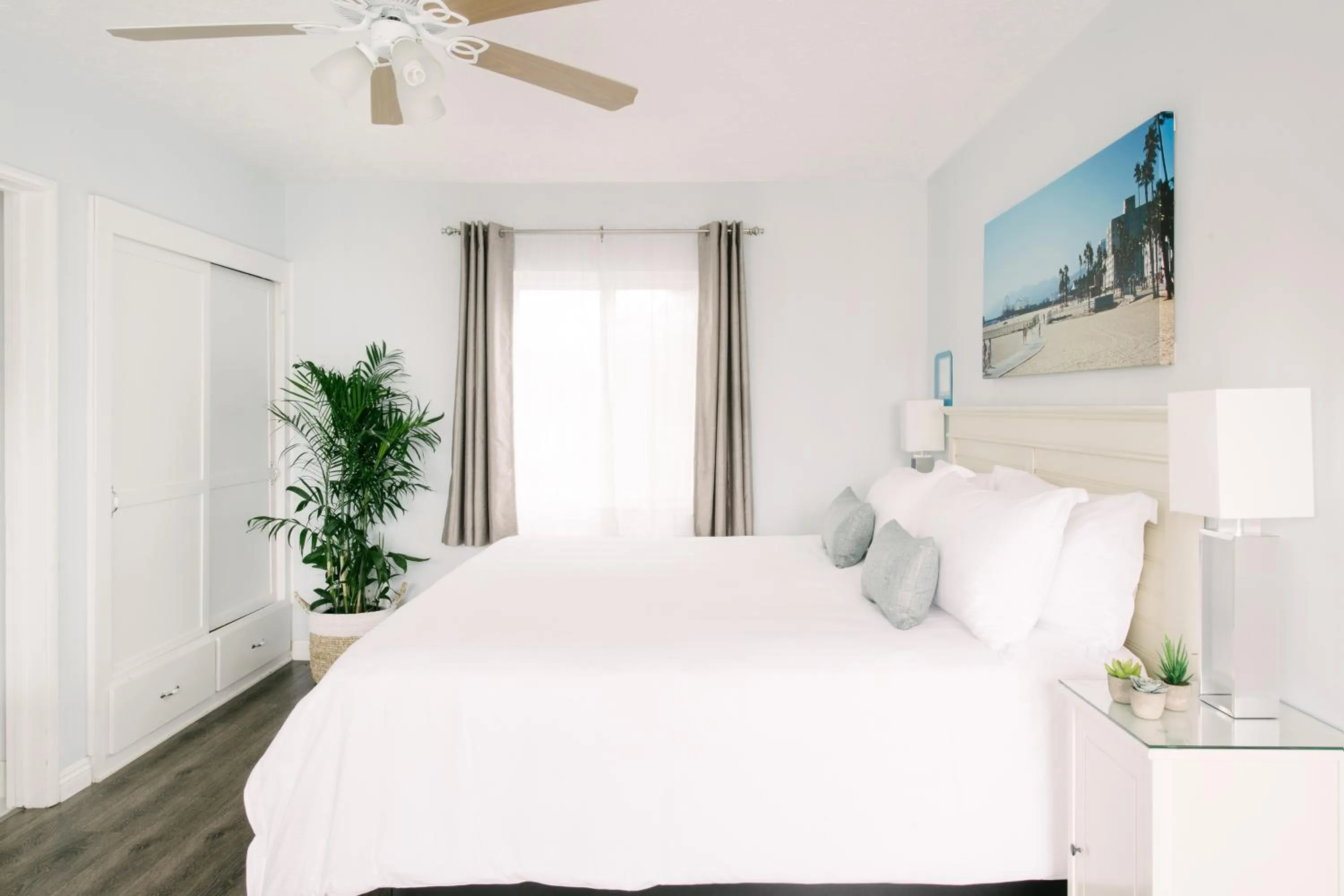 Bed in Bayside Hotel