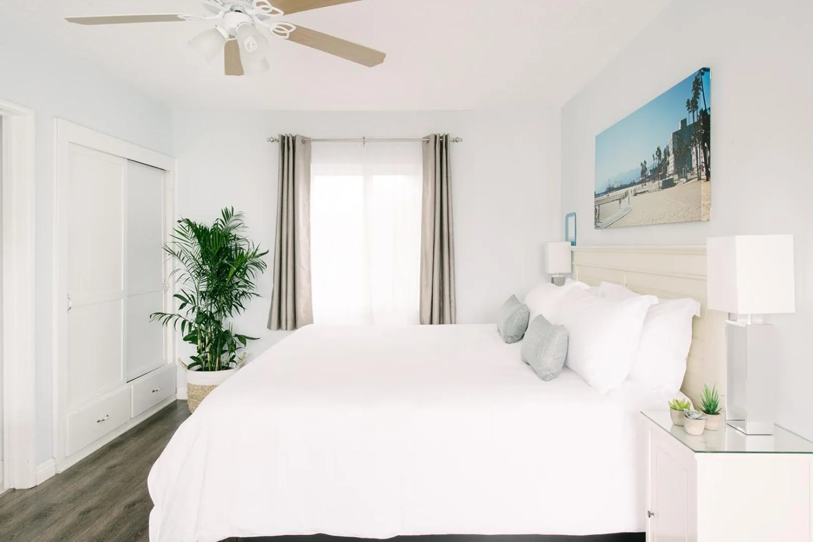 Bedroom, Bed in Bayside Hotel