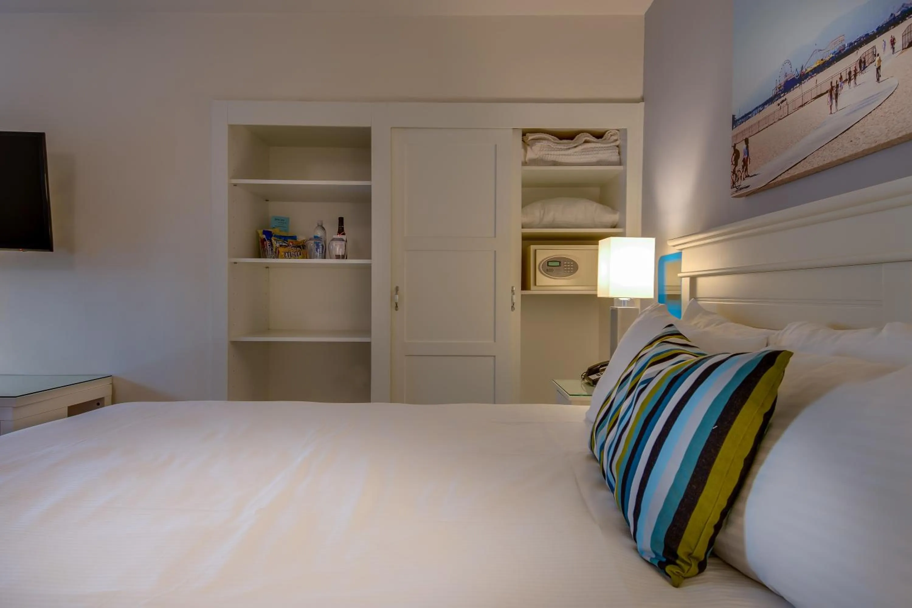 Bed in Bayside Hotel