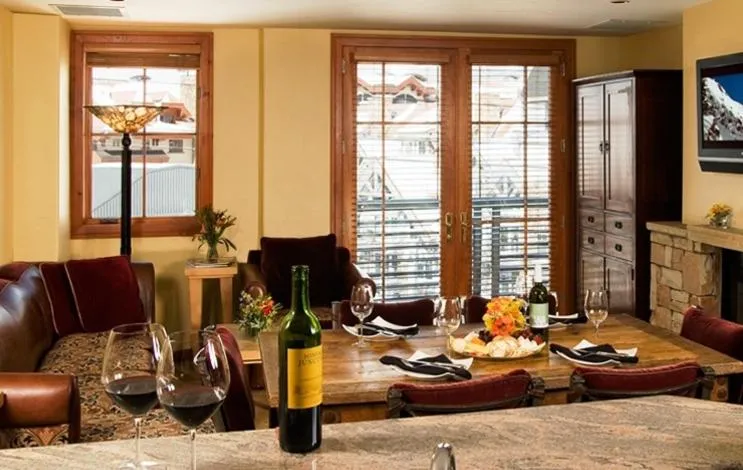 Dining area in Inn at Lost Creek