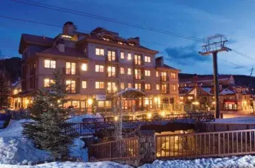 Facade/entrance in Inn at Lost Creek Facade/entrance in Inn at Lost Creek