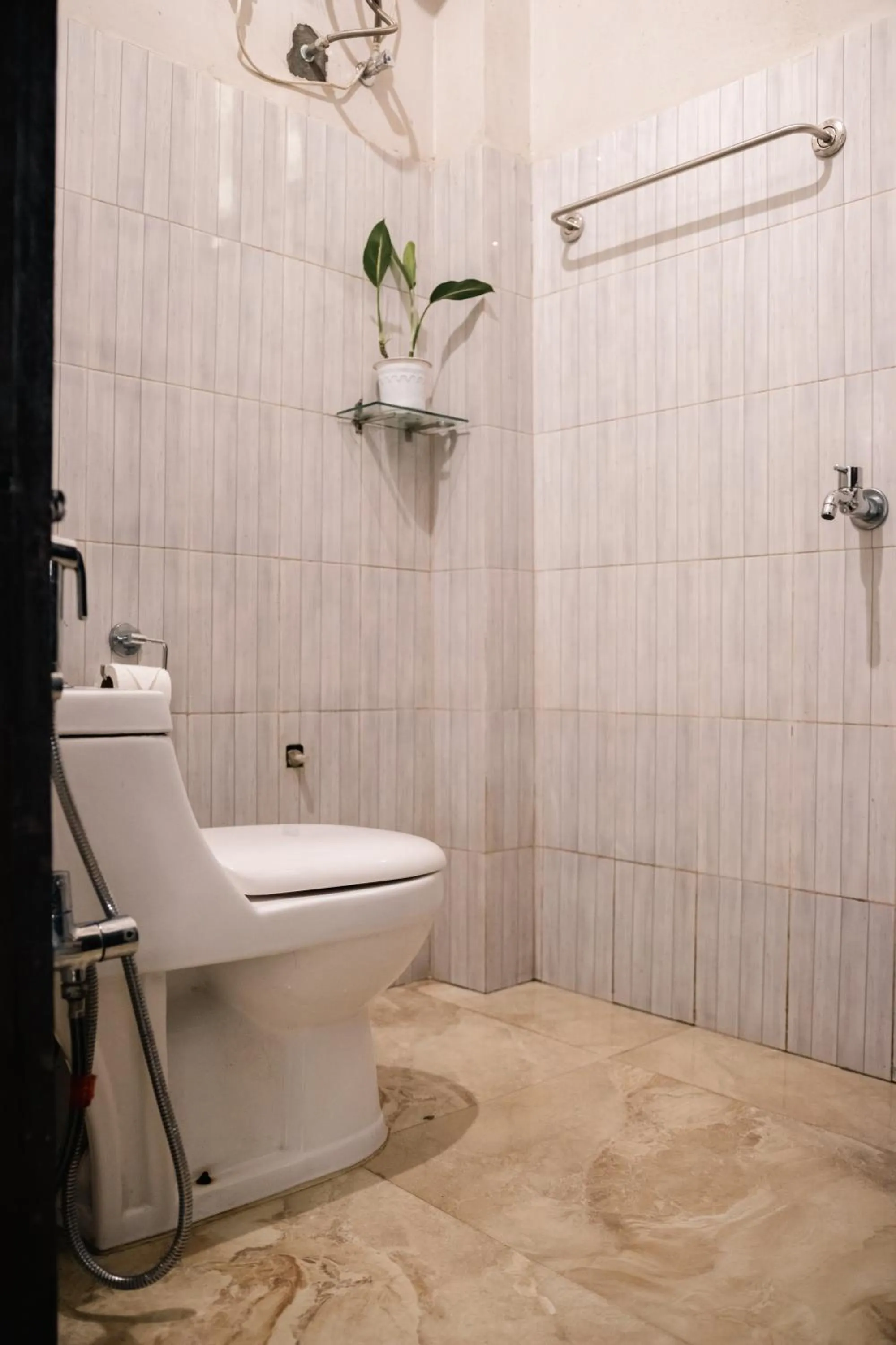 Shower in Akim Homestay