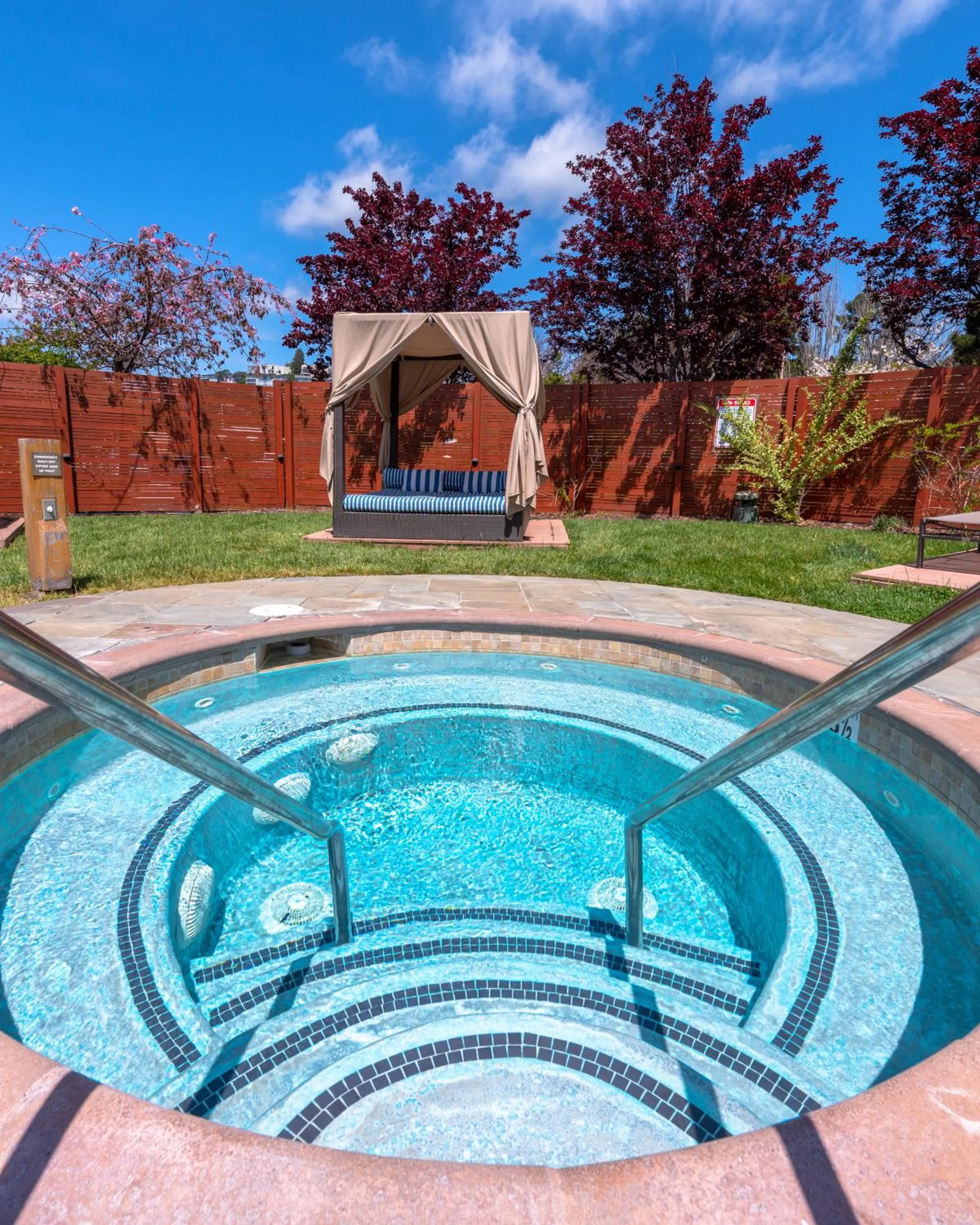 Hot Tub in The Lodge at Tiburon