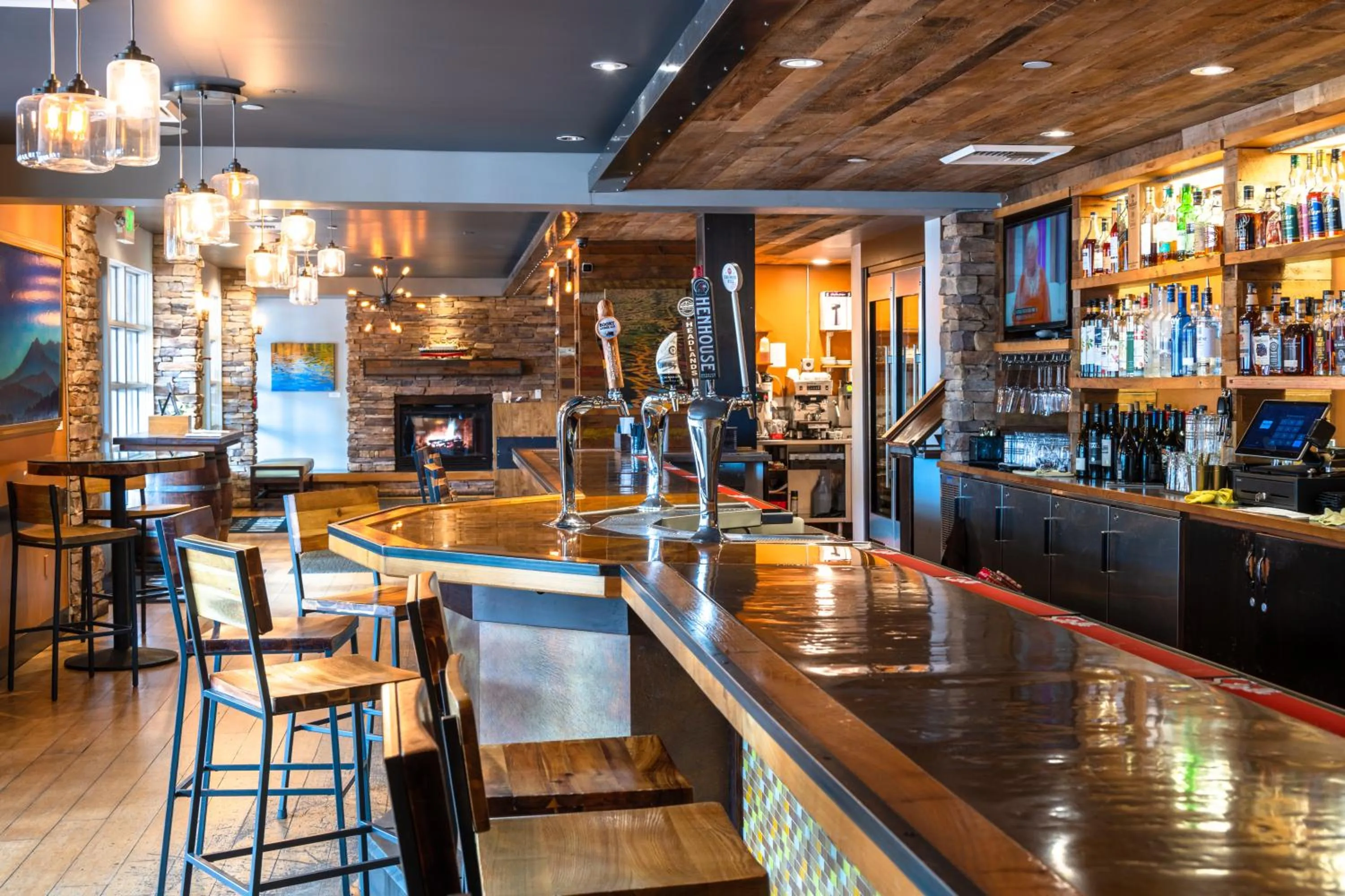 Restaurant/places to eat in The Lodge at Tiburon