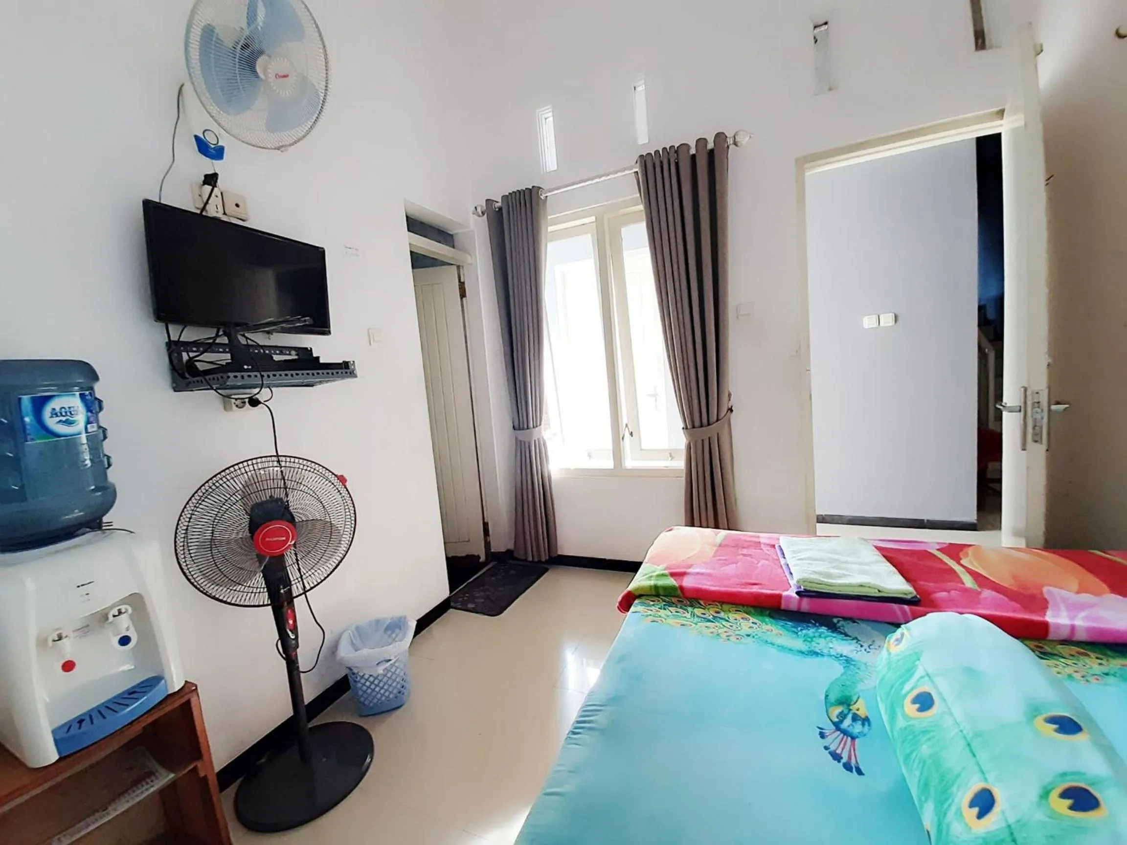 Photo of the whole room, Bed in Villa Monesa Tretes