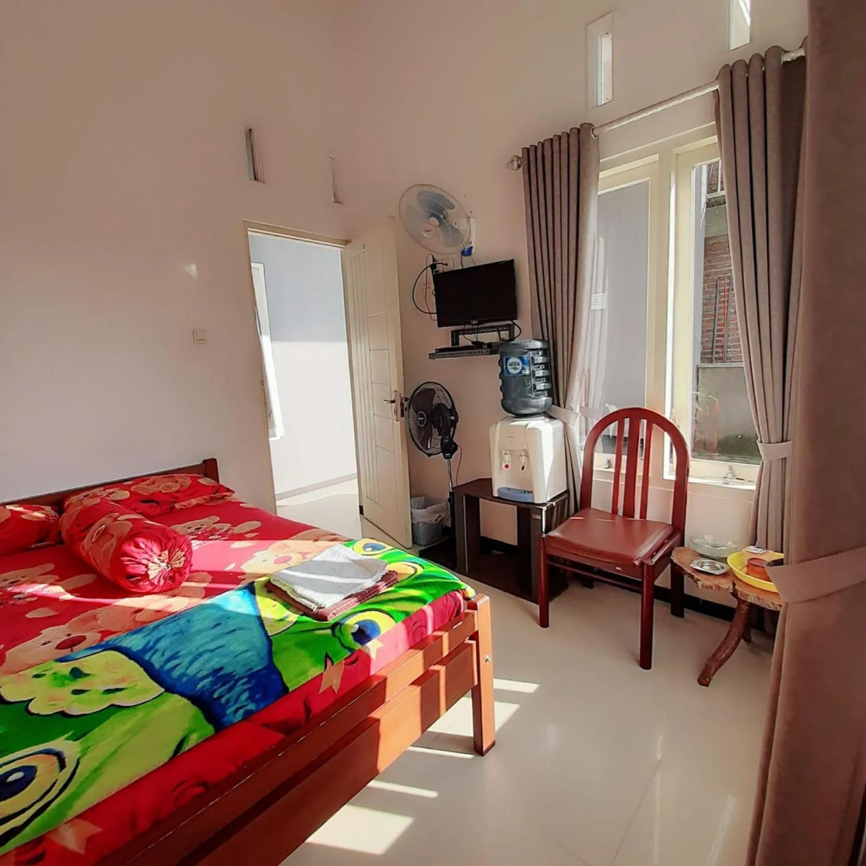 Photo of the whole room, Bed in Villa Monesa Tretes