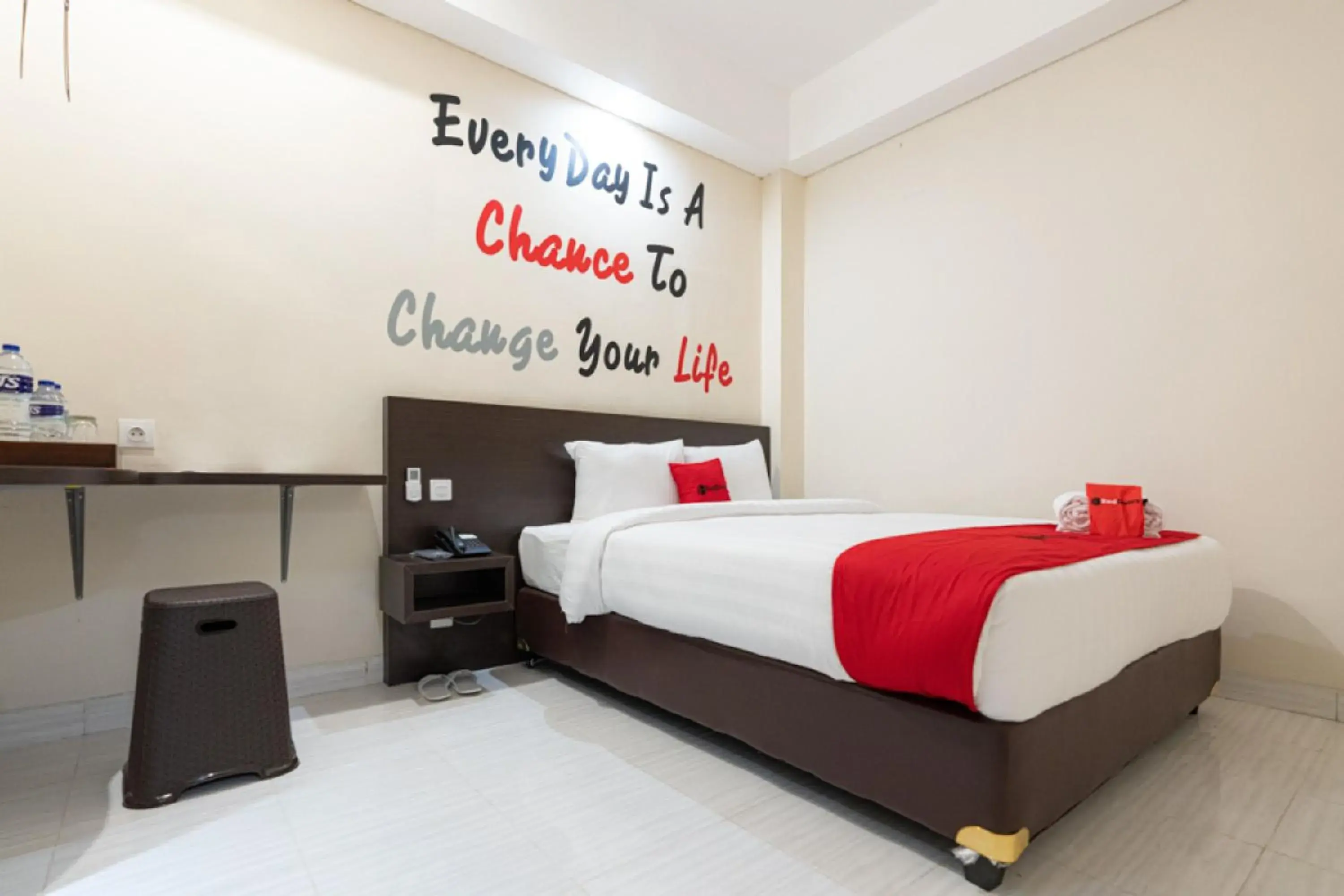 Bedroom, Bed in RedDoorz Plus At Harvest Inn Panakkukang Bedroom, Bed in RedDoorz Plus At Harvest Inn Panakkukang