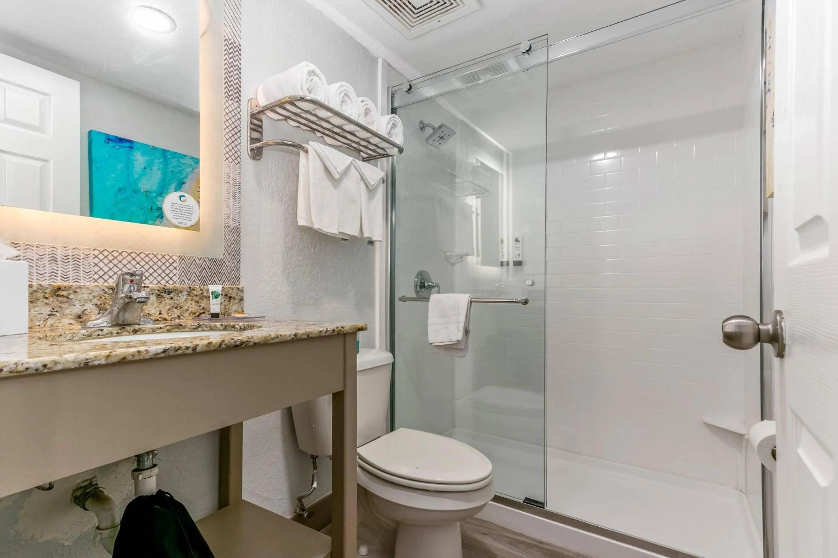 Bedroom in Dolphin Sands Clearwater Beach, an Ascend Collection Hotel