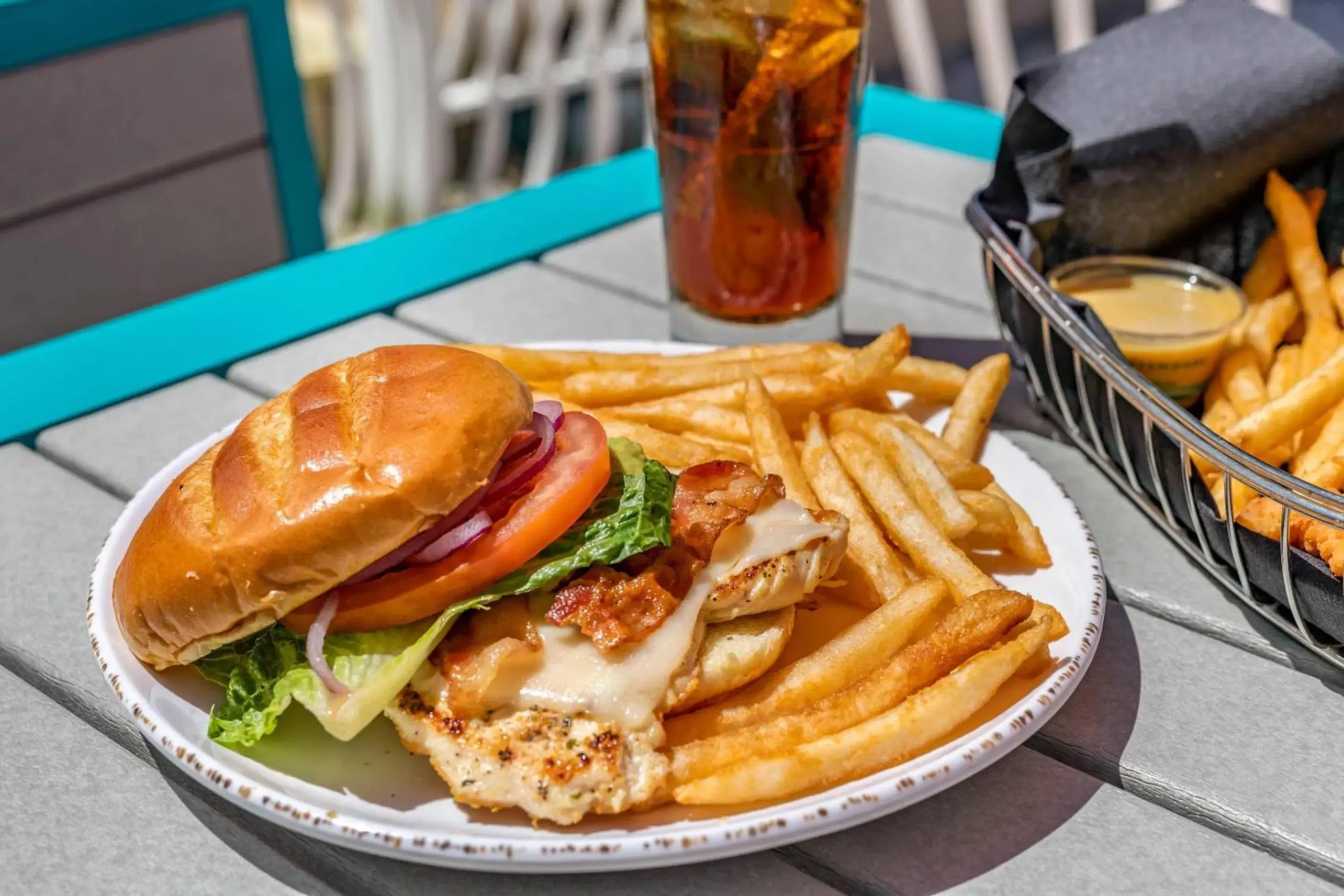 Restaurant/places to eat in Dolphin Sands Clearwater Beach, an Ascend Collection Hotel Restaurant/places to eat in Dolphin Sands Clearwater Beach, an Ascend Collection Hotel