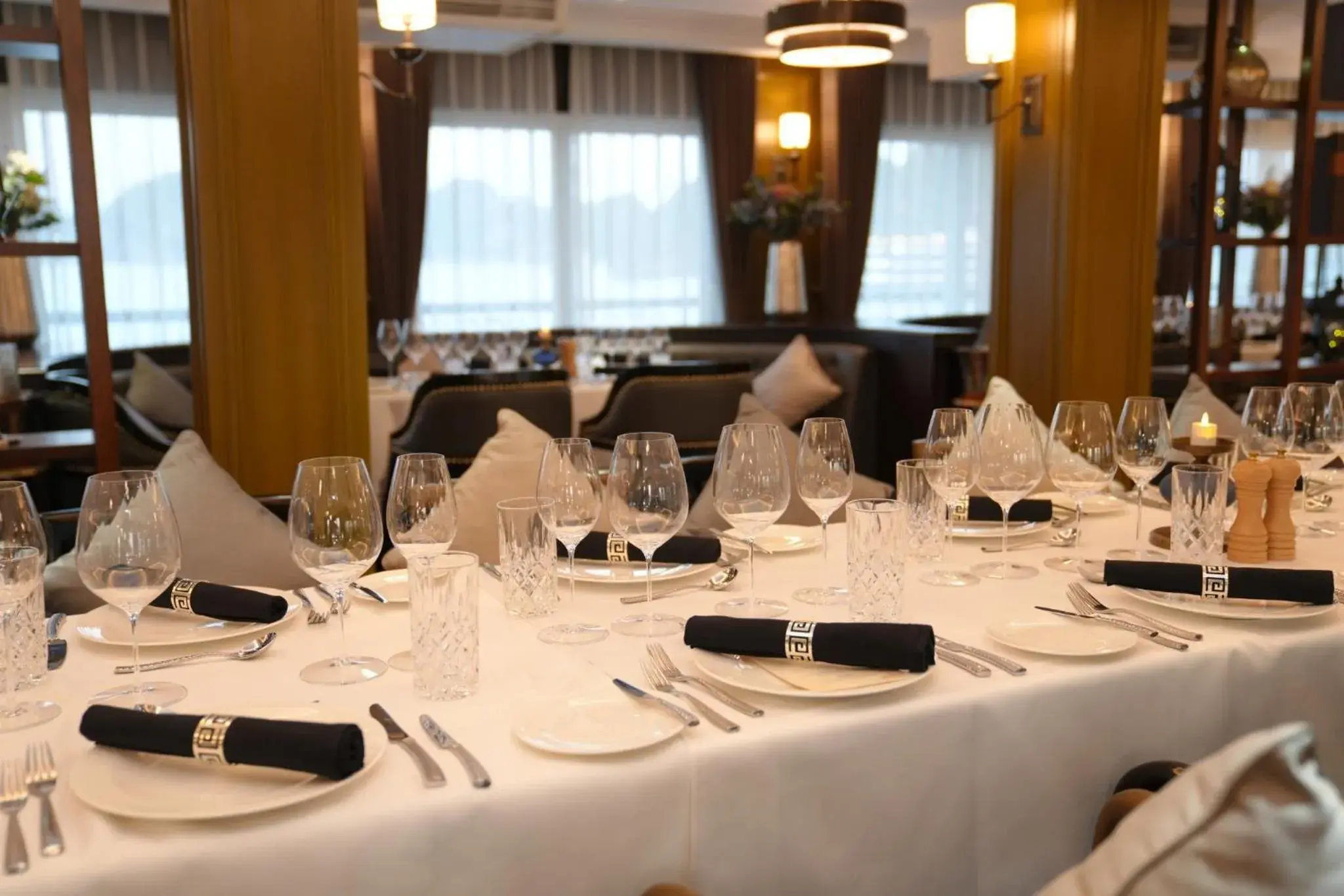 Restaurant/places to eat in Paradise Grand Cruise - Lan Ha Bay Restaurant/places to eat in Paradise Grand Cruise - Lan Ha Bay