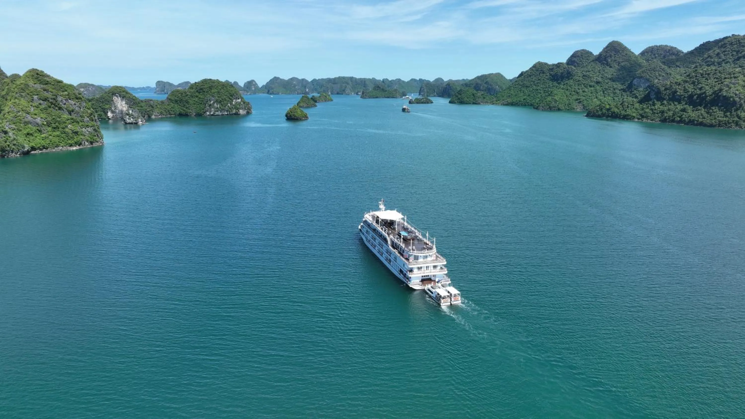 Property building in Paradise Grand Cruise - Lan Ha Bay