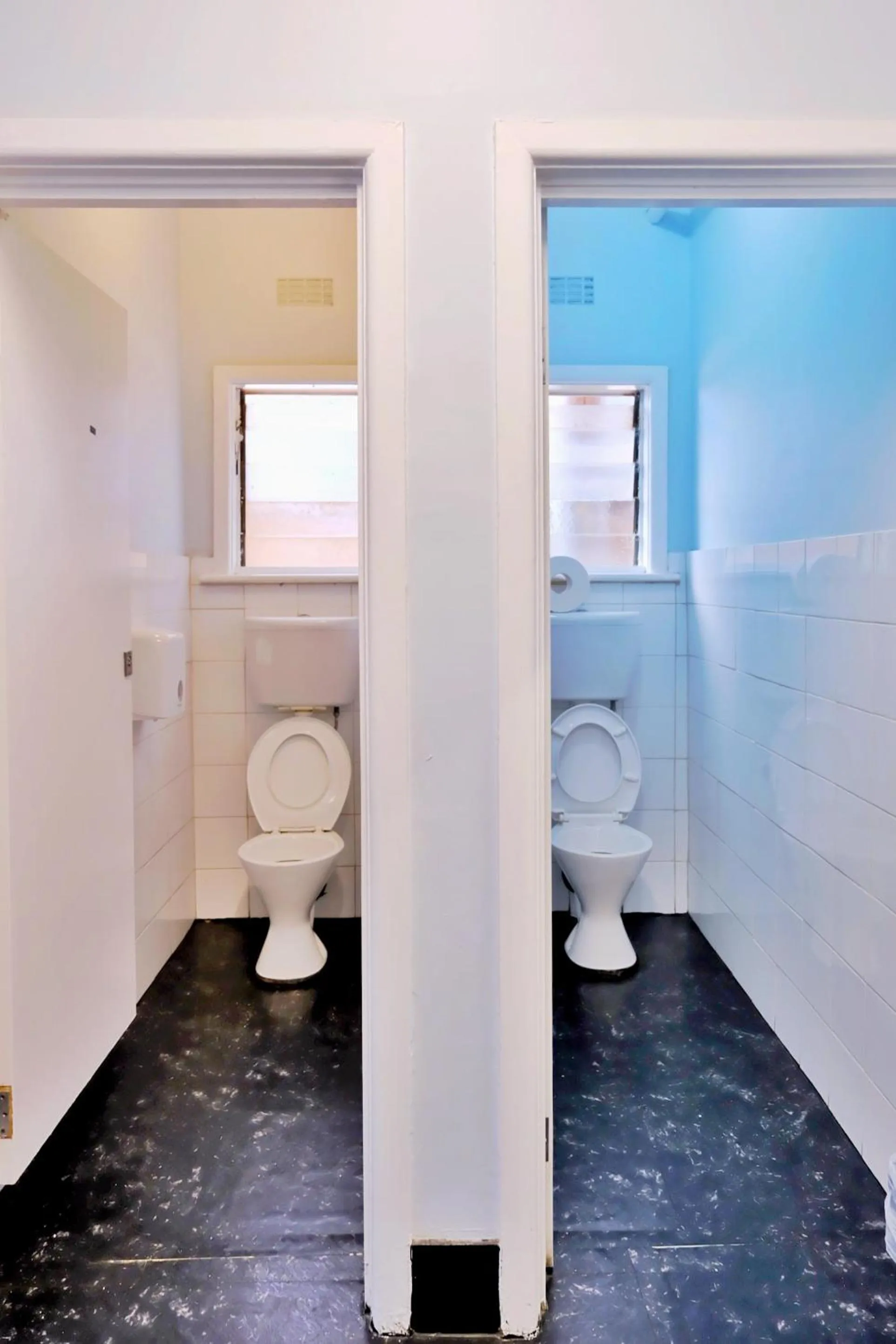 Toilet in Pint On Punt Backpackers