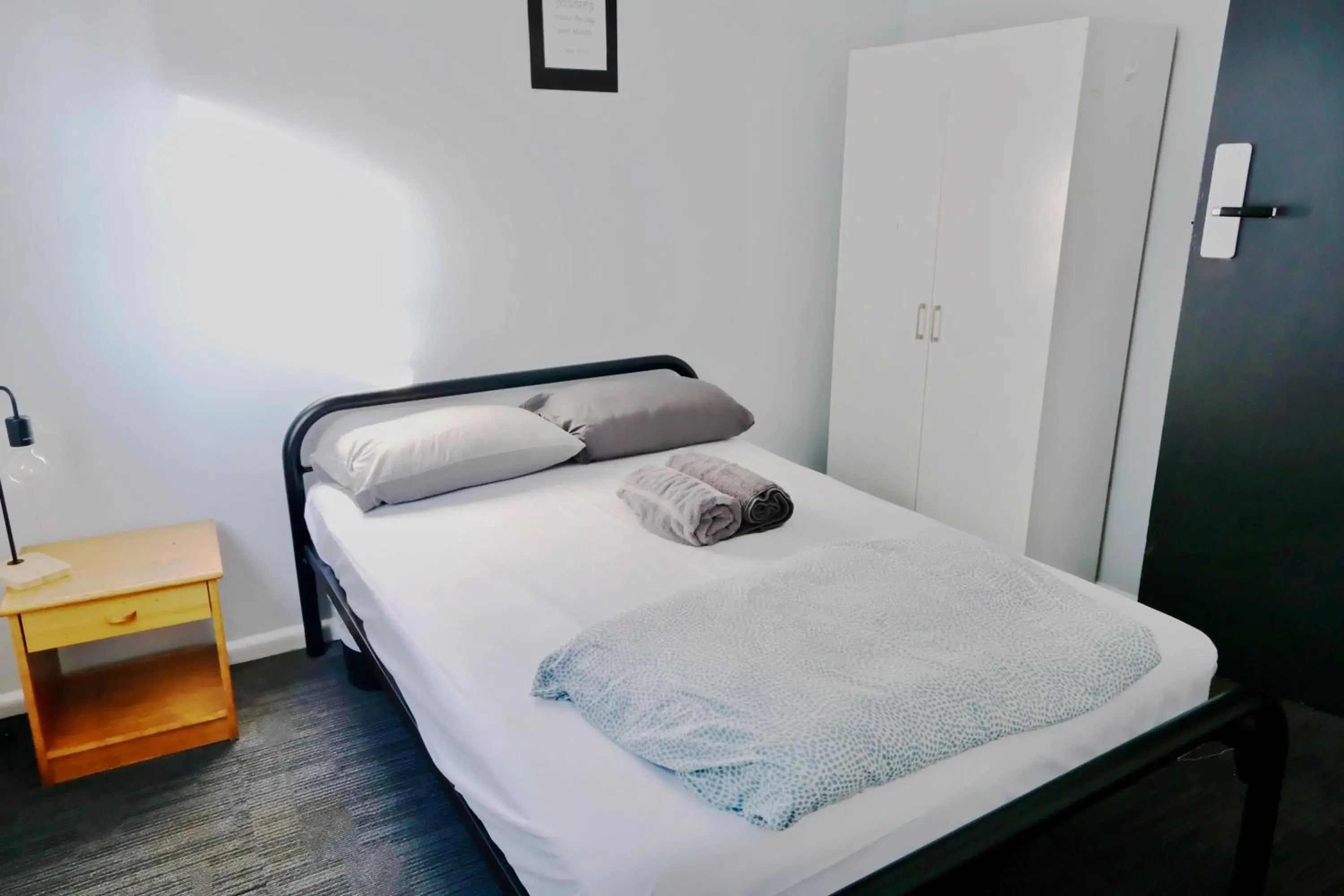 Double Room with Shared Bathroom in Pint On Punt Backpackers Double Room with Shared Bathroom in Pint On Punt Backpackers