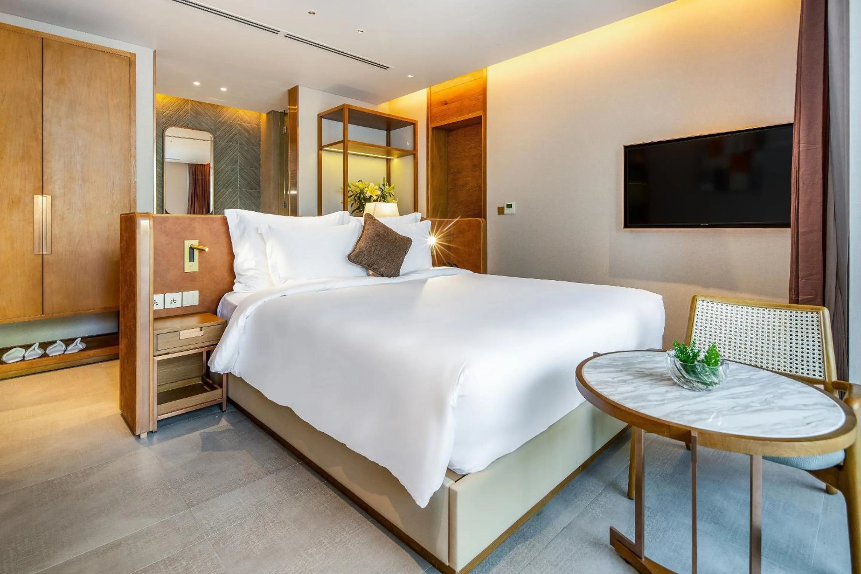 Bed in The Five Villas & Resort Quangnam - Danang