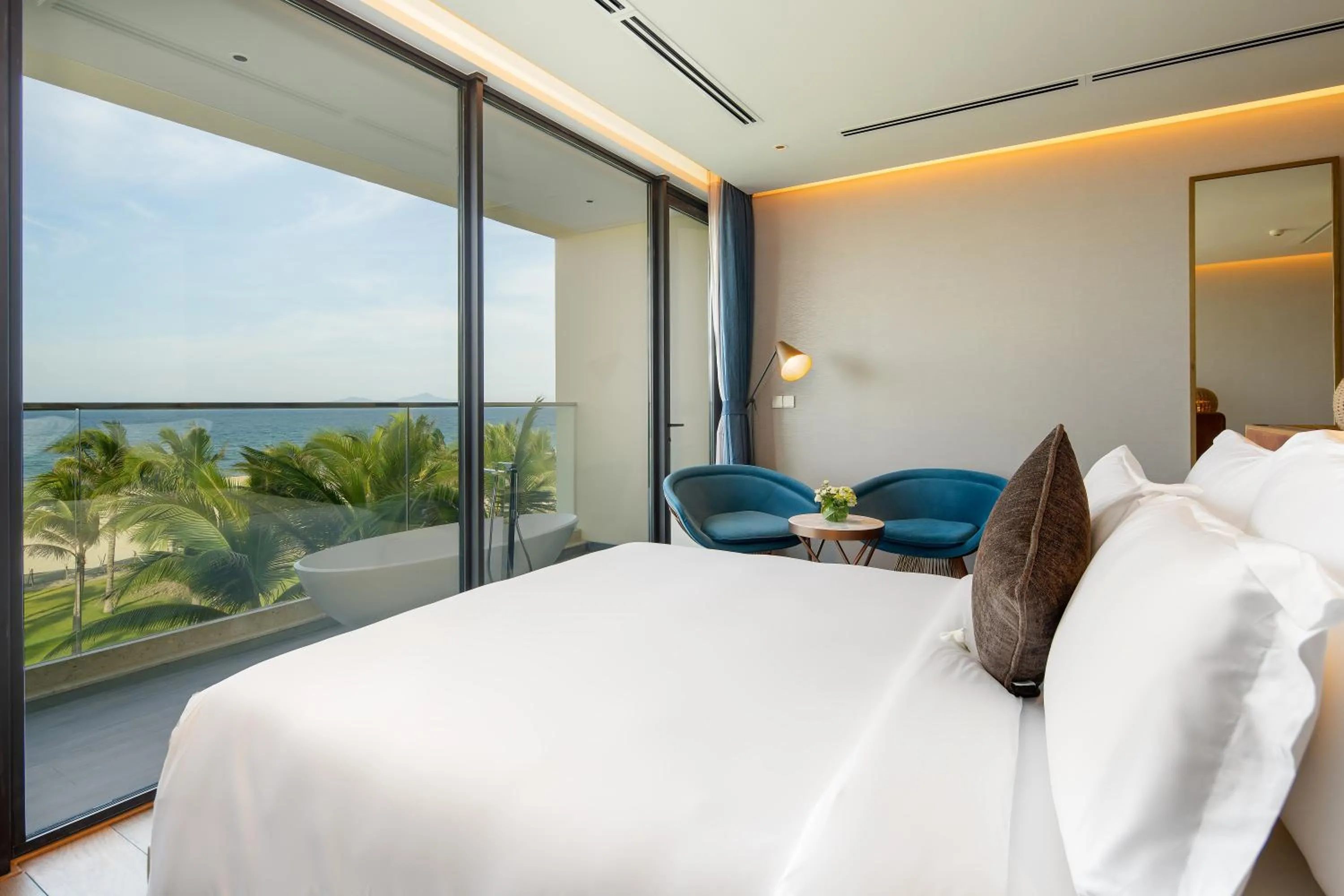 Bed in The Five Villas & Resort Quangnam - Danang