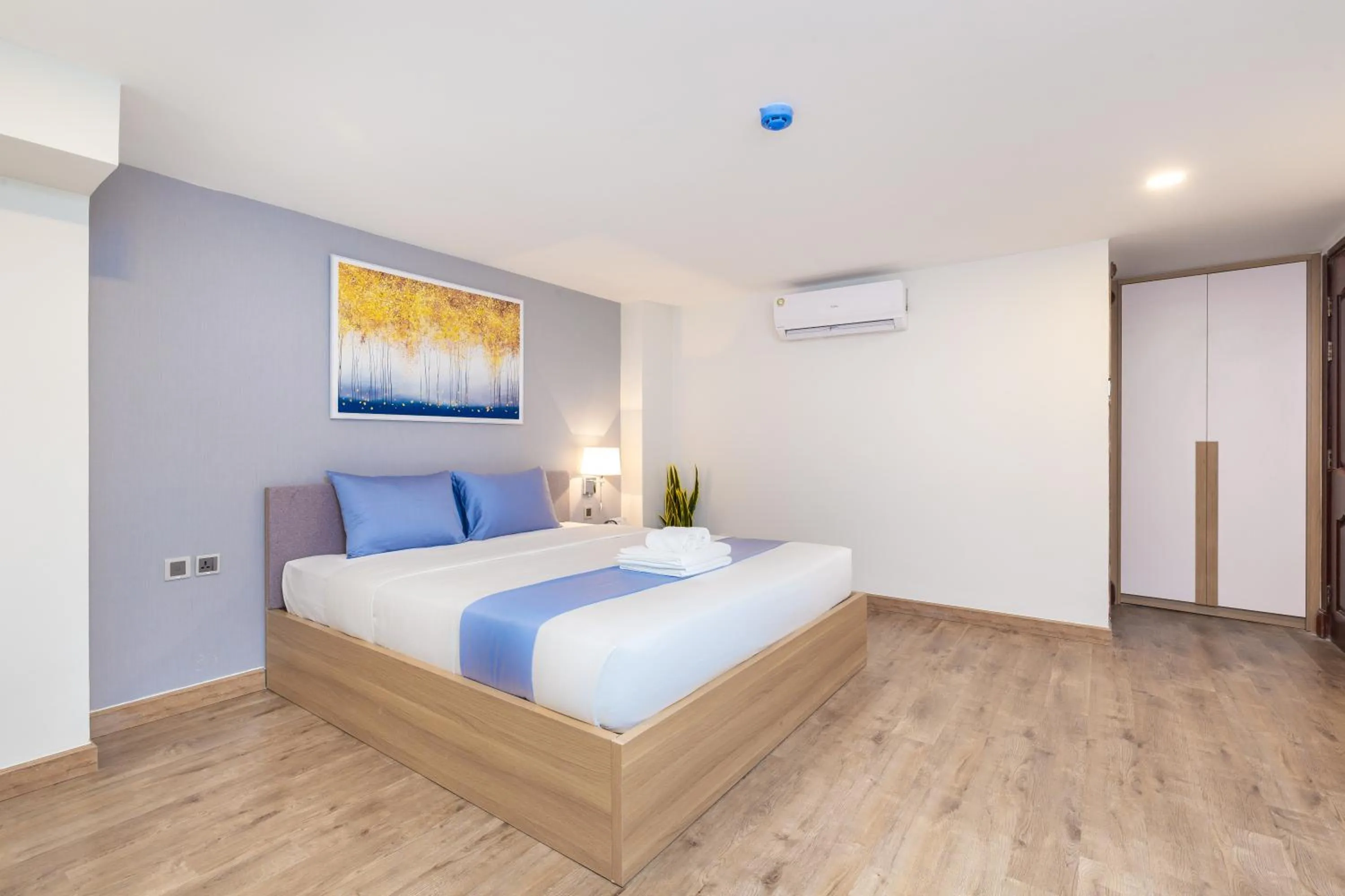 Photo of the whole room, Bed in Cozrum Lux Hotel