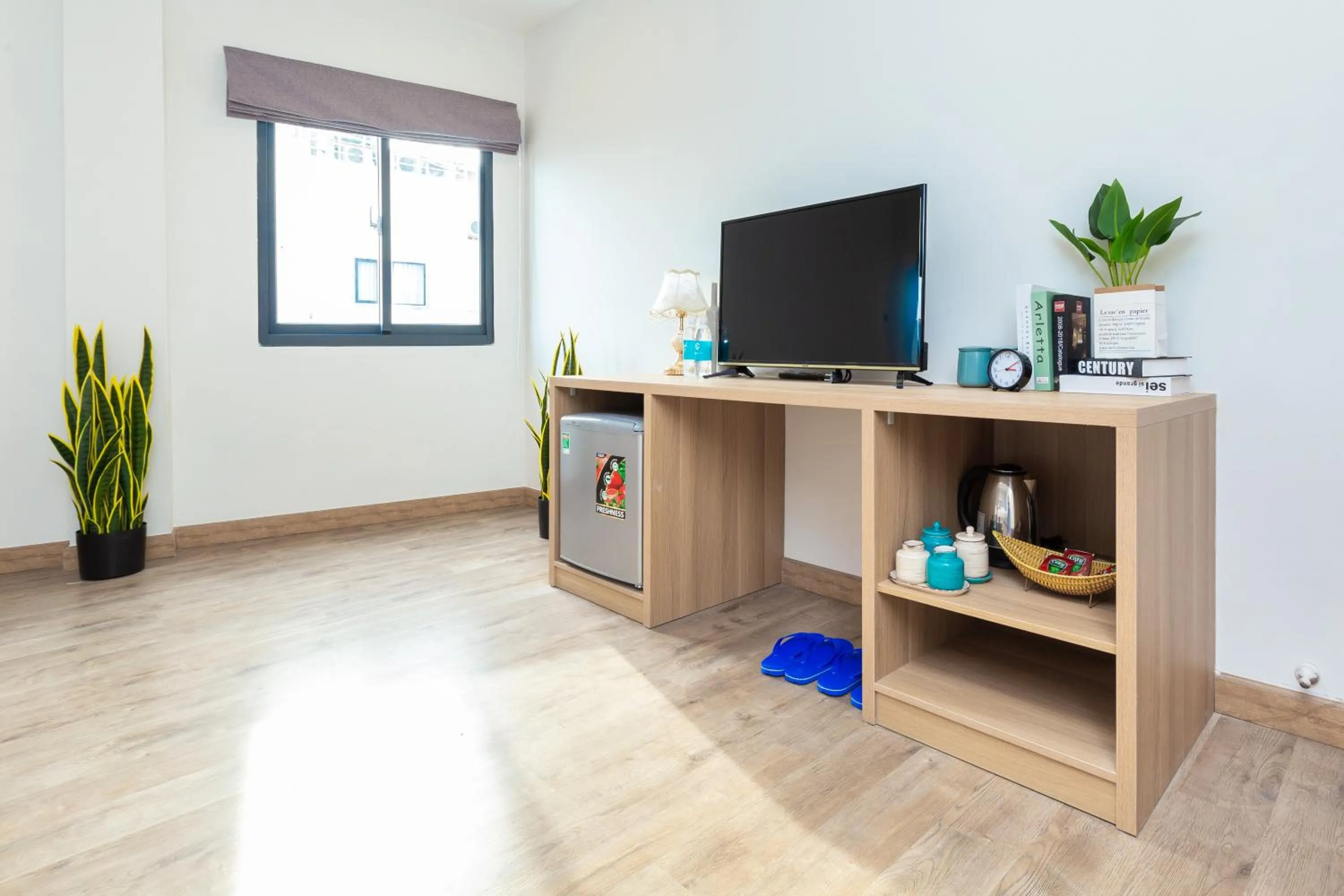 Communal lounge/ TV room in Cozrum Lux Hotel