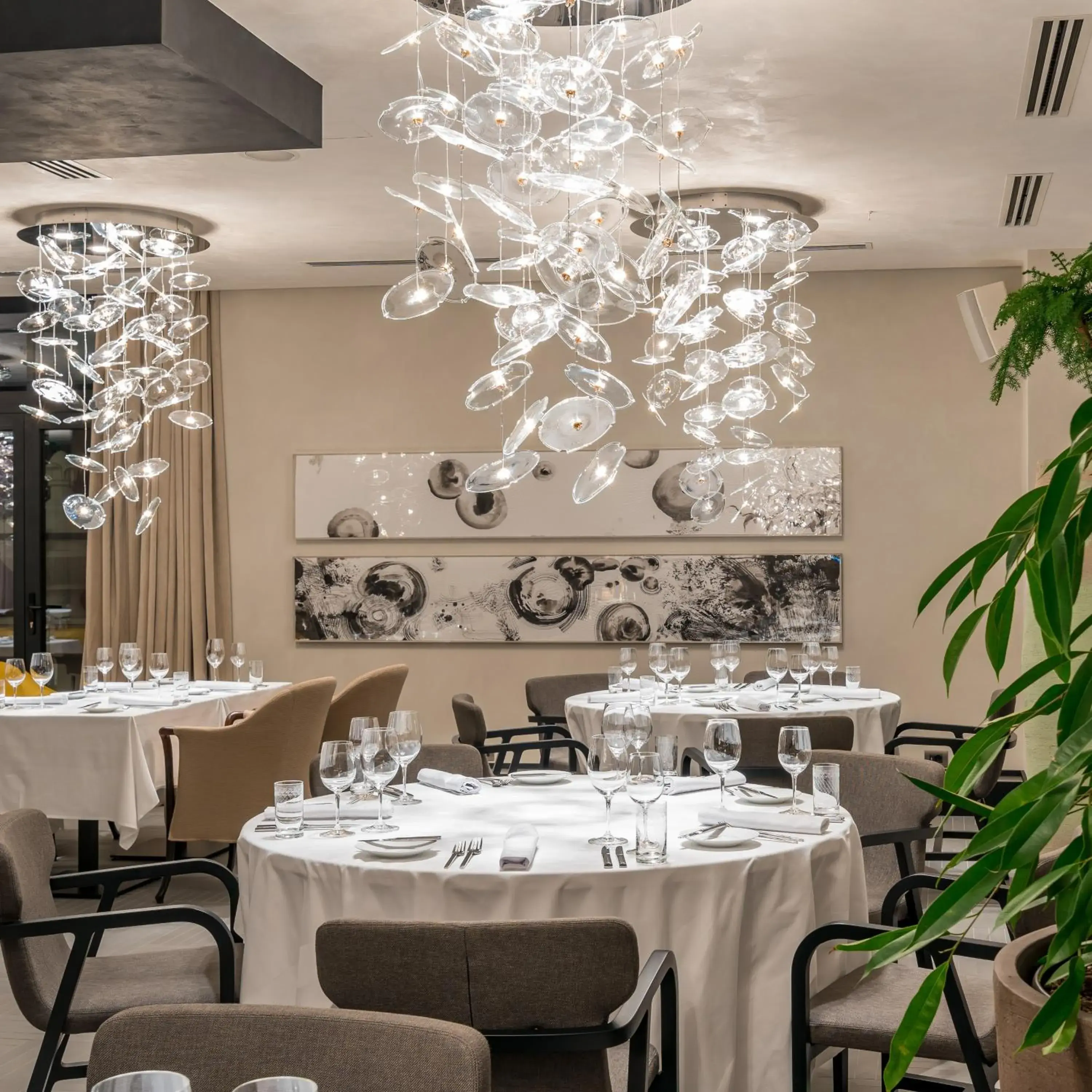 Restaurant/places to eat in Monograph Freedom Square Restaurant/places to eat in Monograph Freedom Square