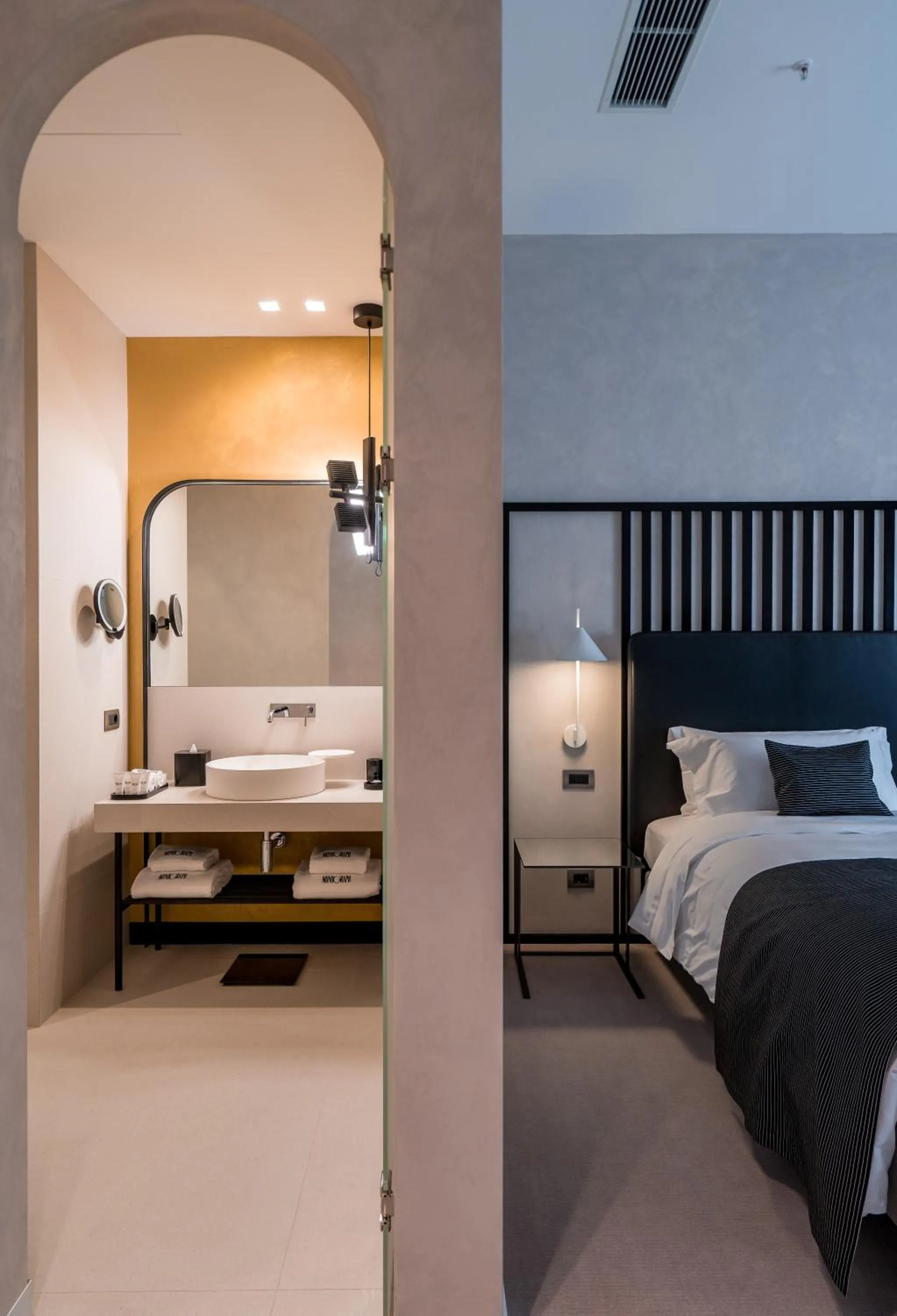 Bathroom, Bed in Monograph Freedom Square