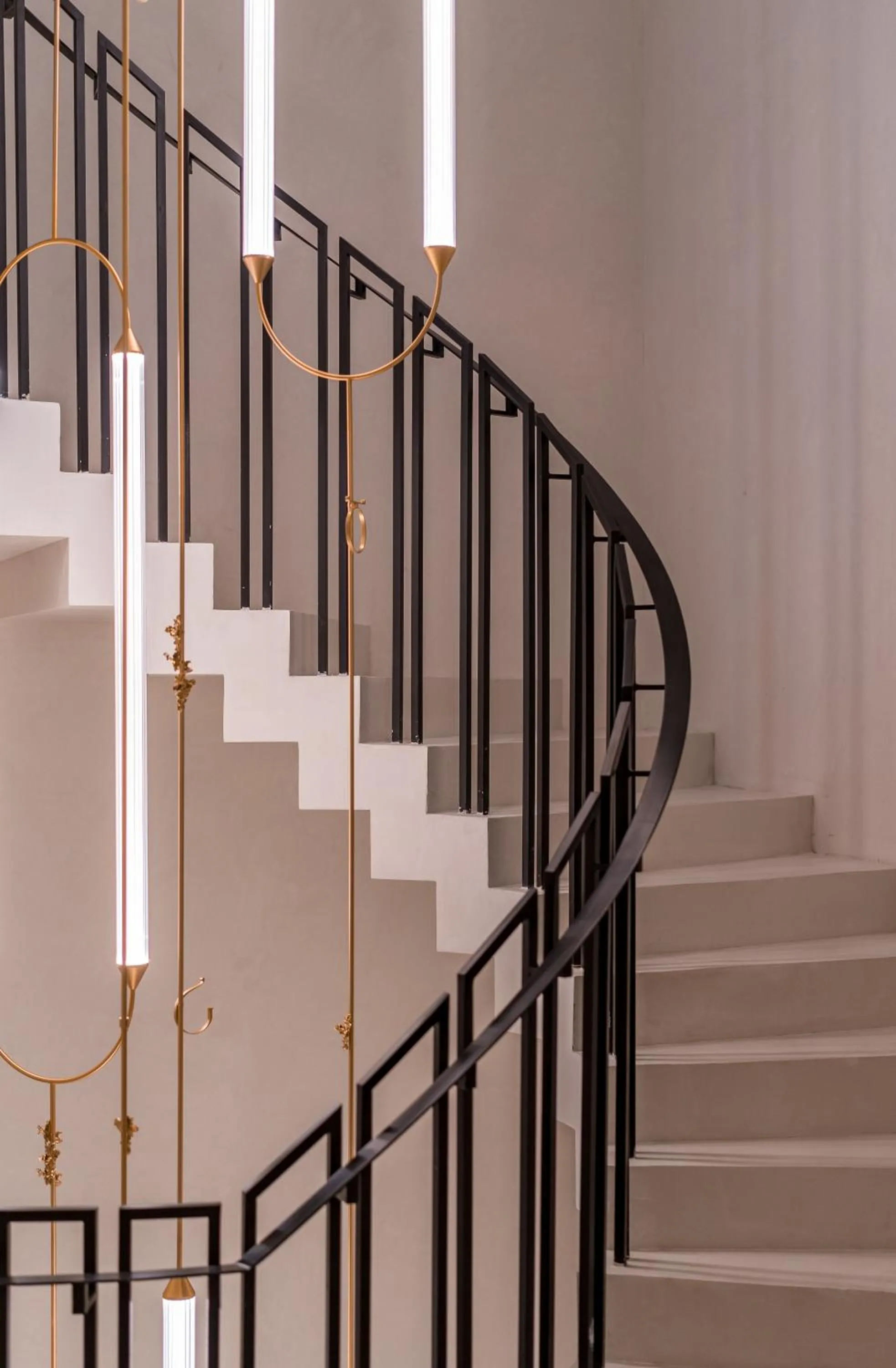 Property building in Monograph Freedom Square