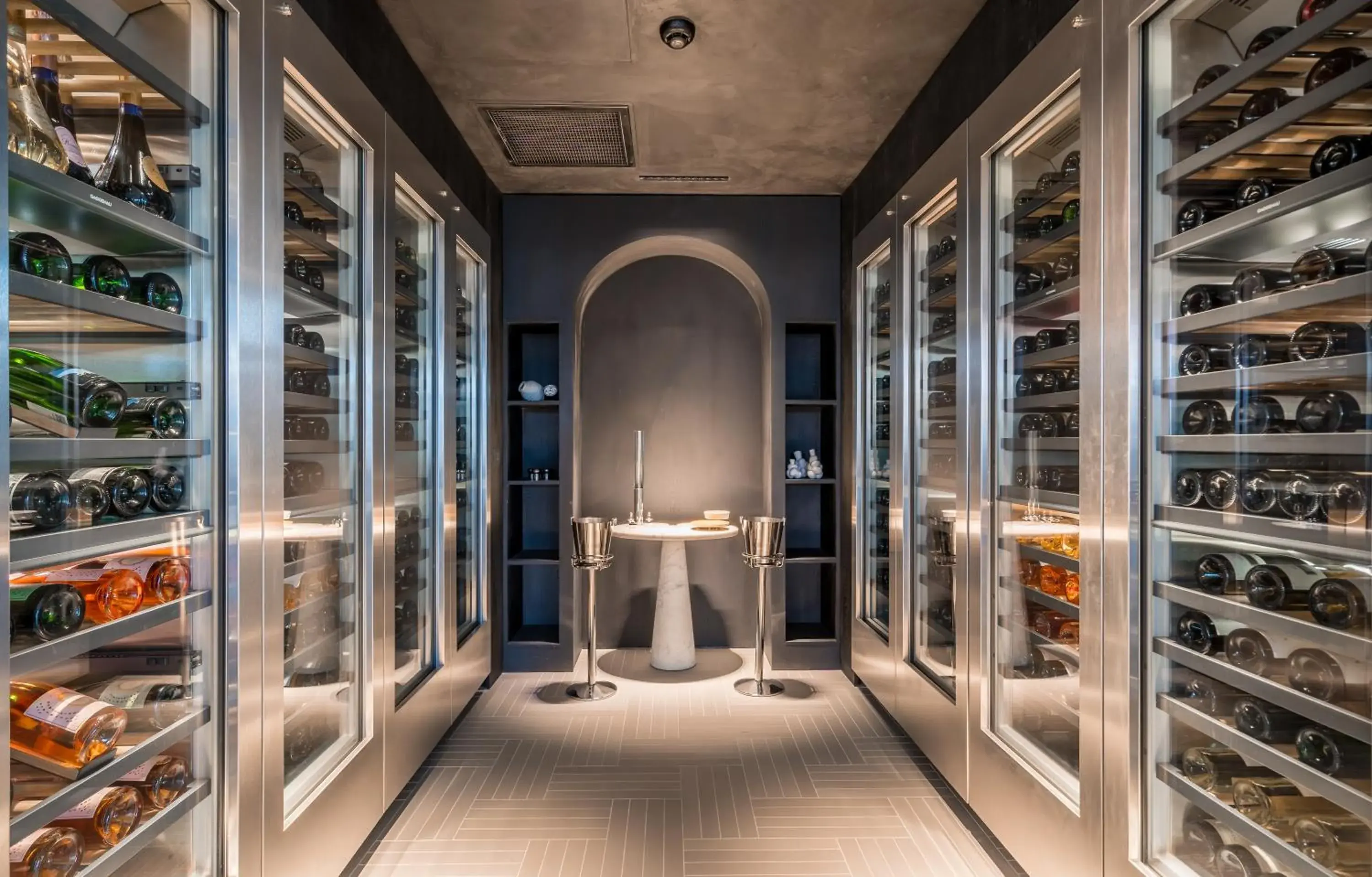 Restaurant/places to eat in Monograph Freedom Square Restaurant/places to eat in Monograph Freedom Square