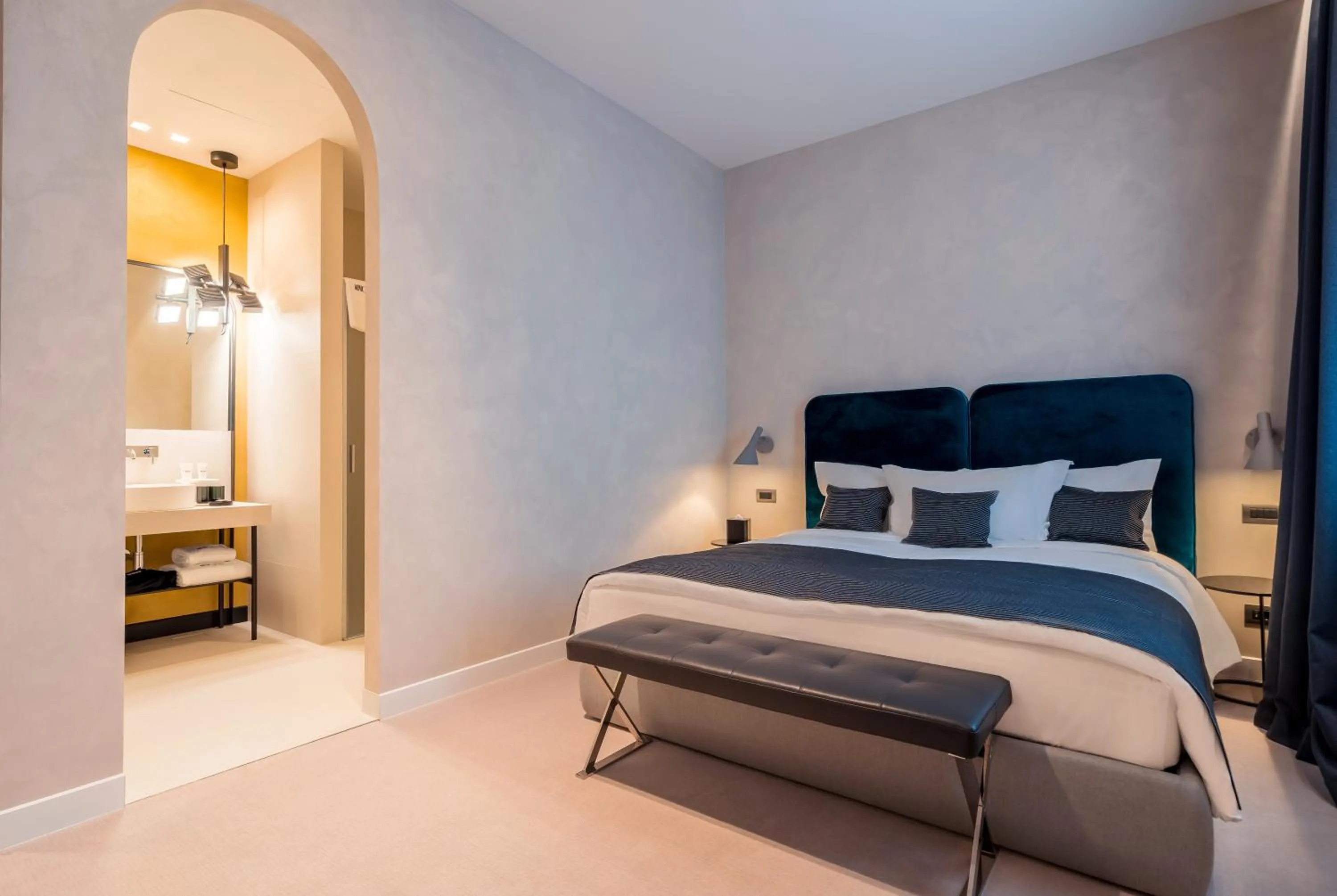 Bed in Monograph Freedom Square