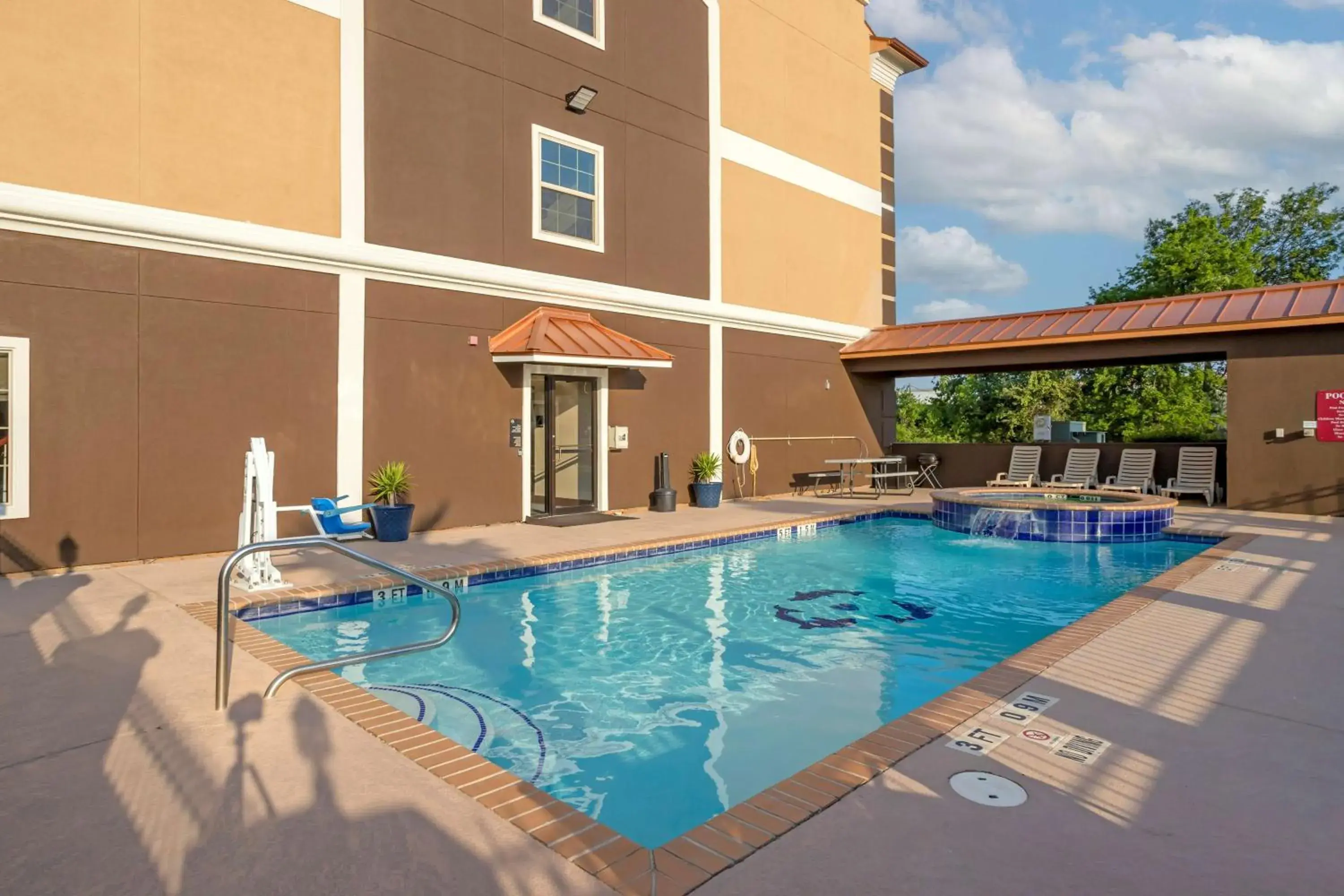 Pool view in Best Western Texas City Pool view in Best Western Texas City