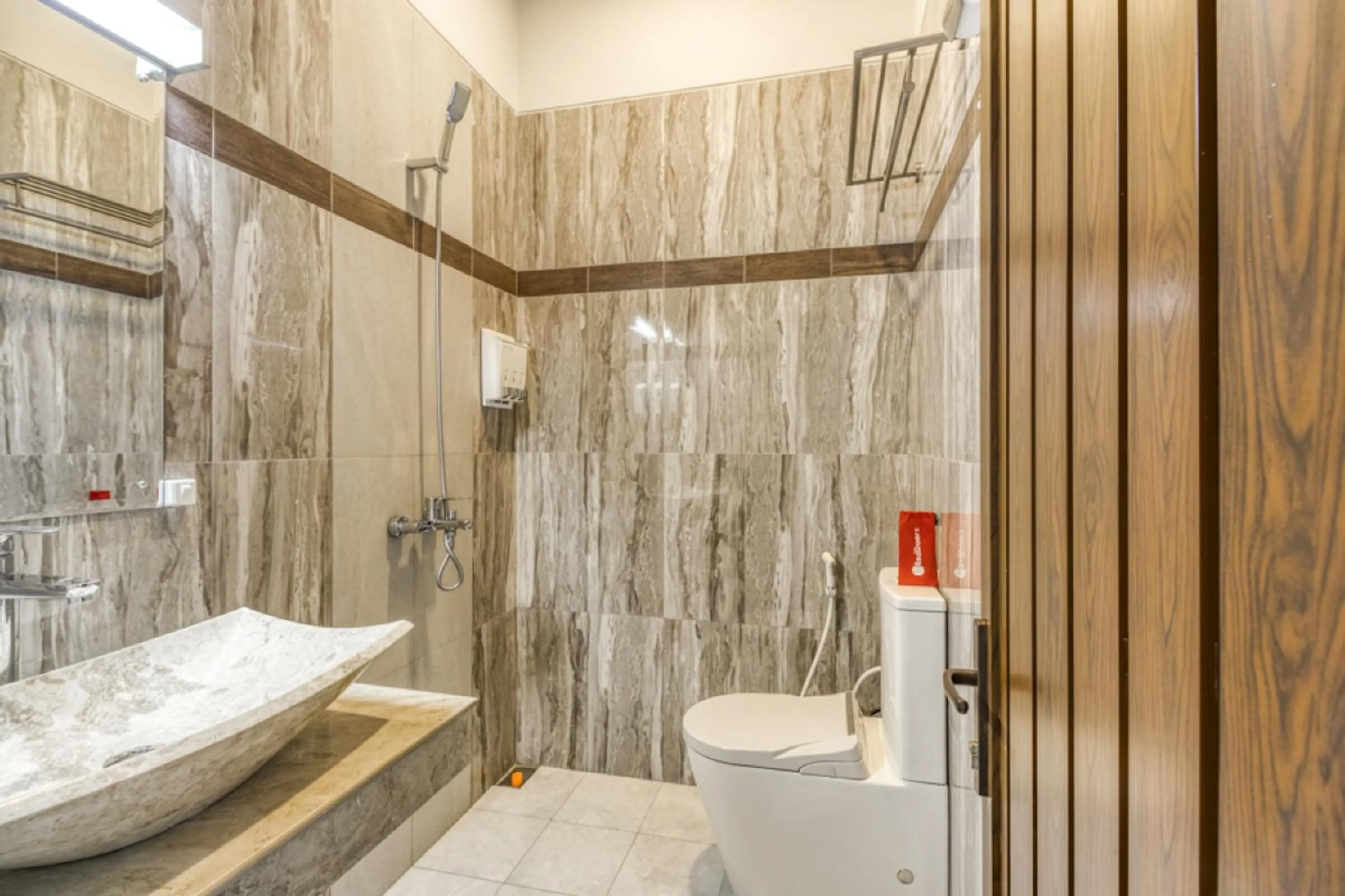 RedDoorz Plus near Gembira Loka Zoo 2