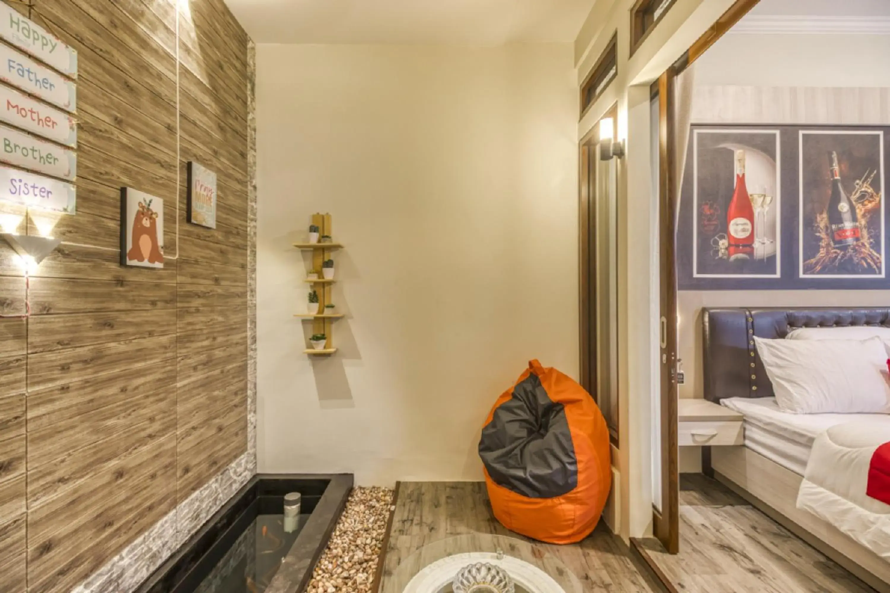 Bed in RedDoorz Plus near Gembira Loka Zoo 2 Bed in RedDoorz Plus near Gembira Loka Zoo 2